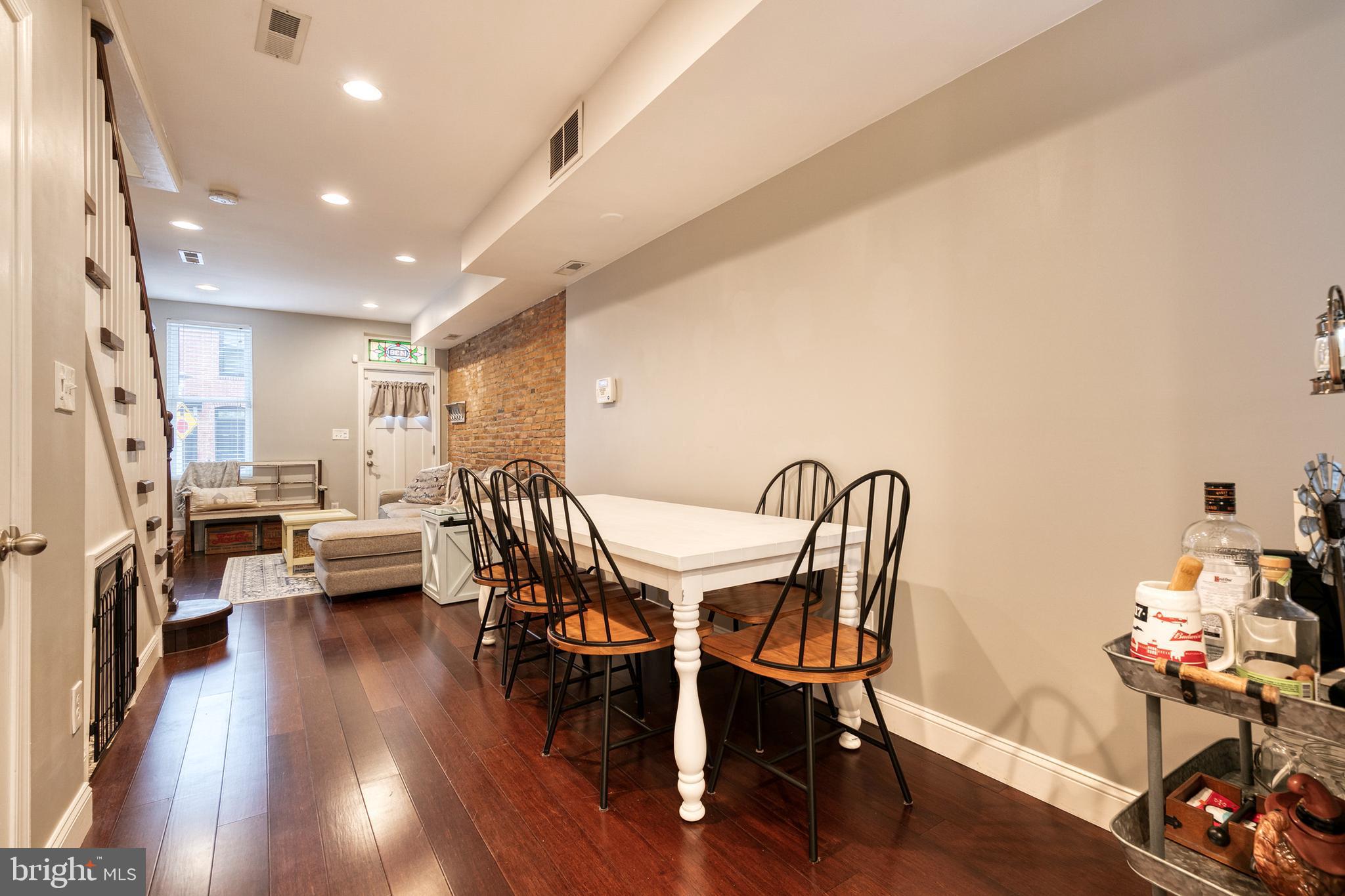 LOCUST POINT - Residential Lease