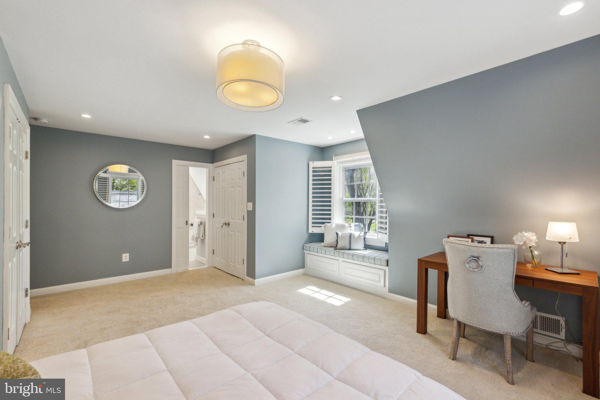 POTOMAC MANOR - Residential