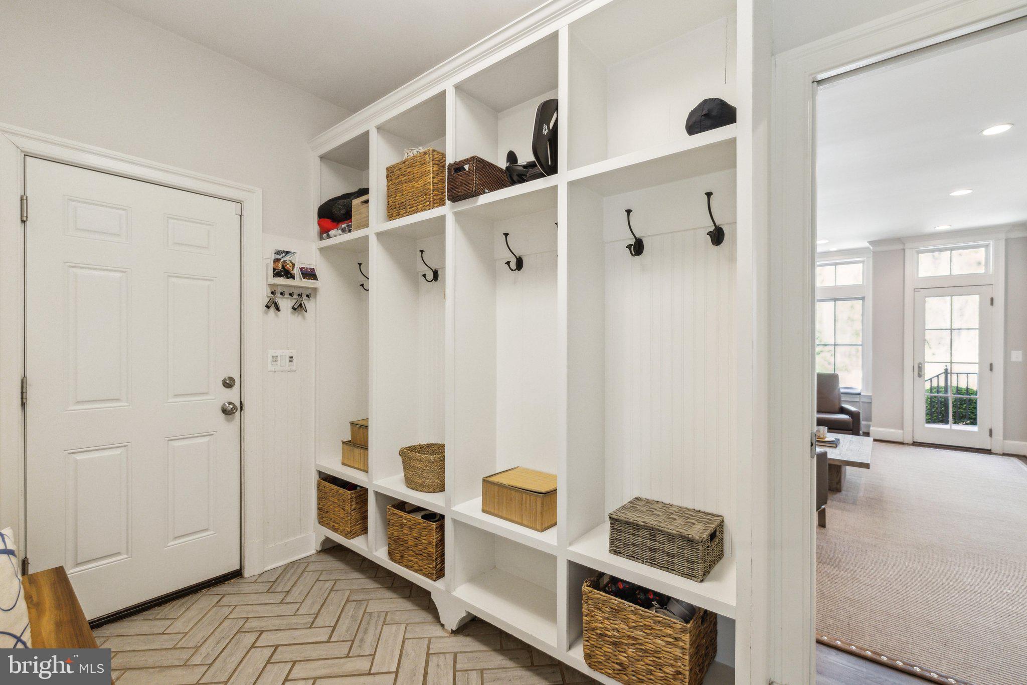 POTOMAC MANOR - Residential