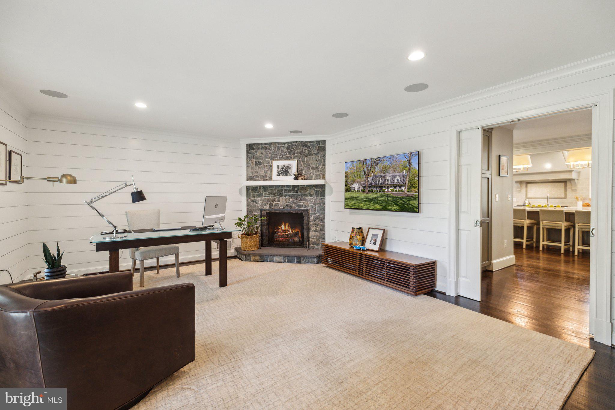 POTOMAC MANOR - Residential