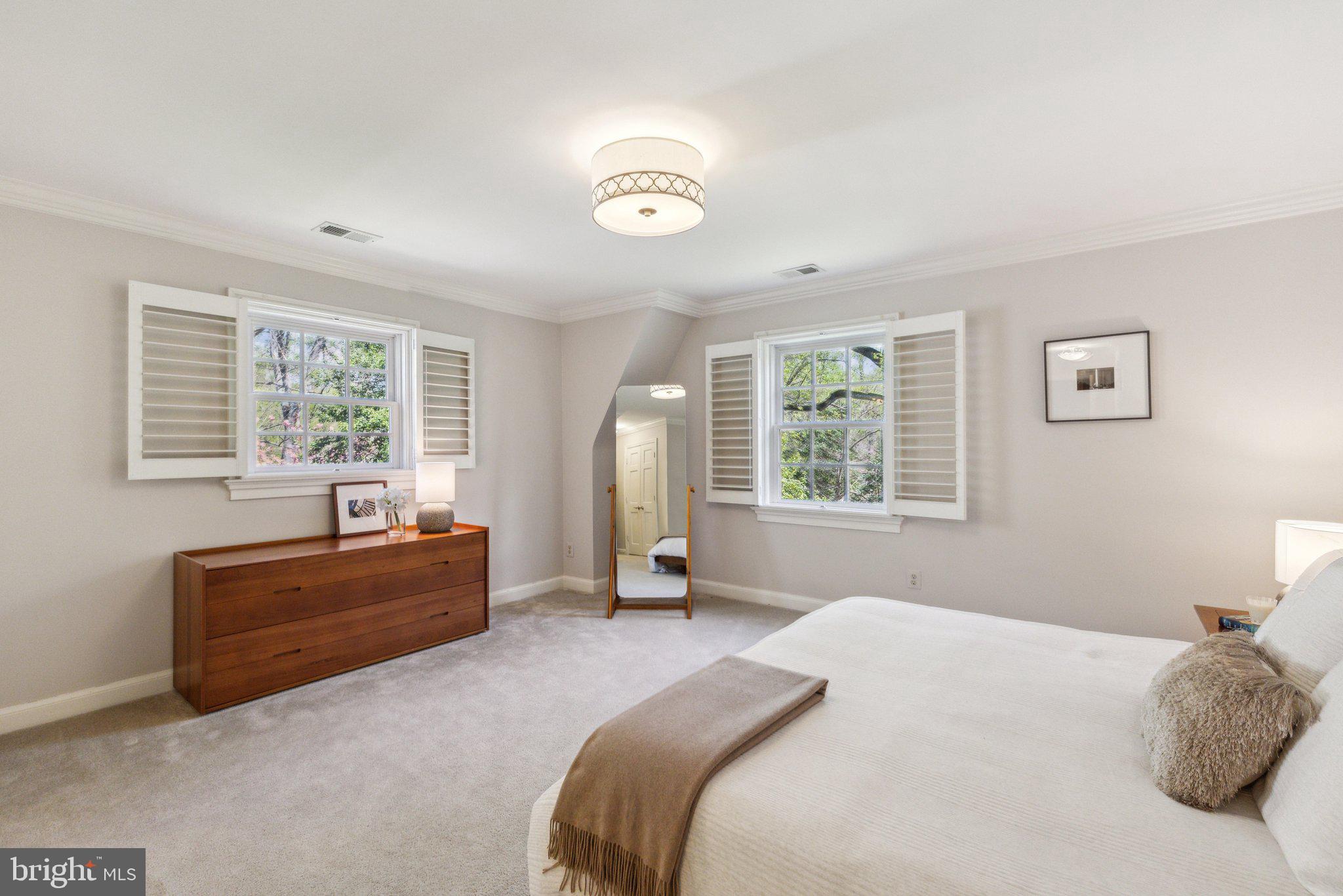 POTOMAC MANOR - Residential