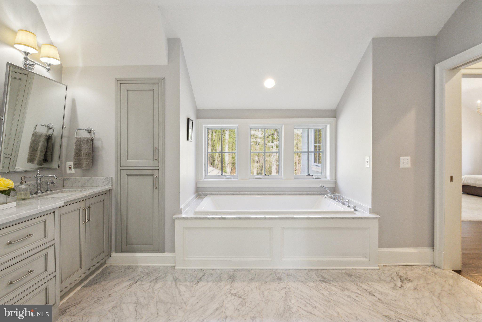 POTOMAC MANOR - Residential