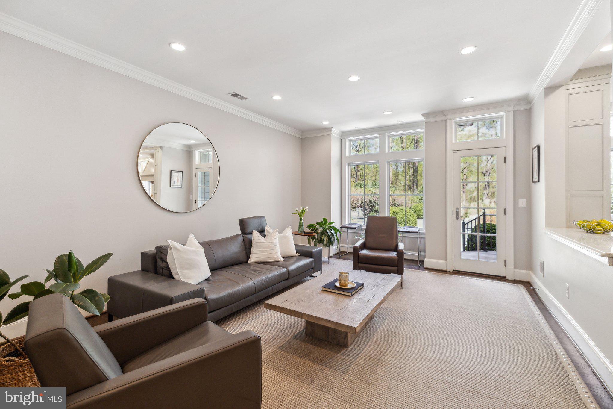 POTOMAC MANOR - Residential