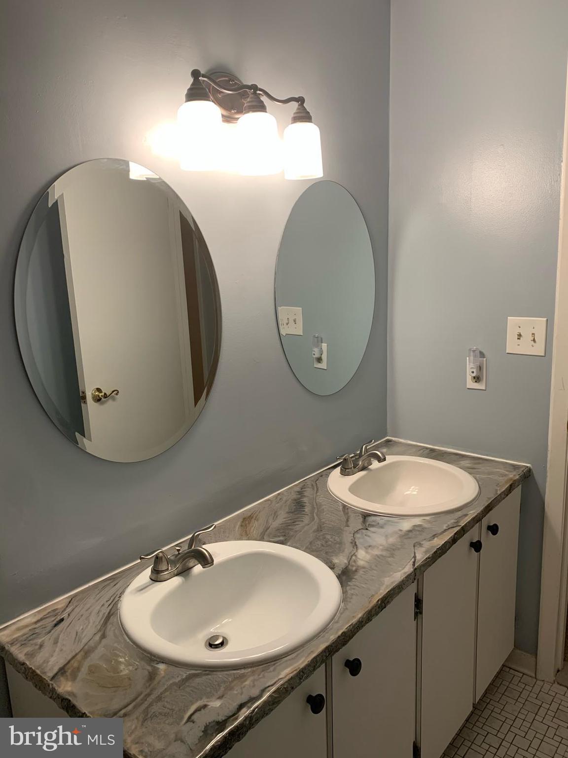 TWIN RIDGE APARTMENTS - Residential Lease