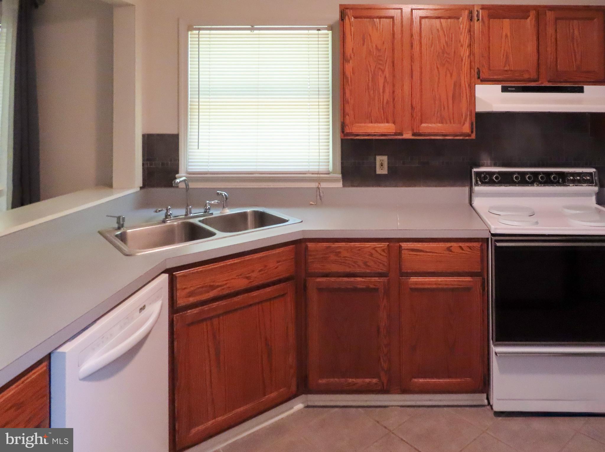 LAKE WILDERNESS - Residential Lease