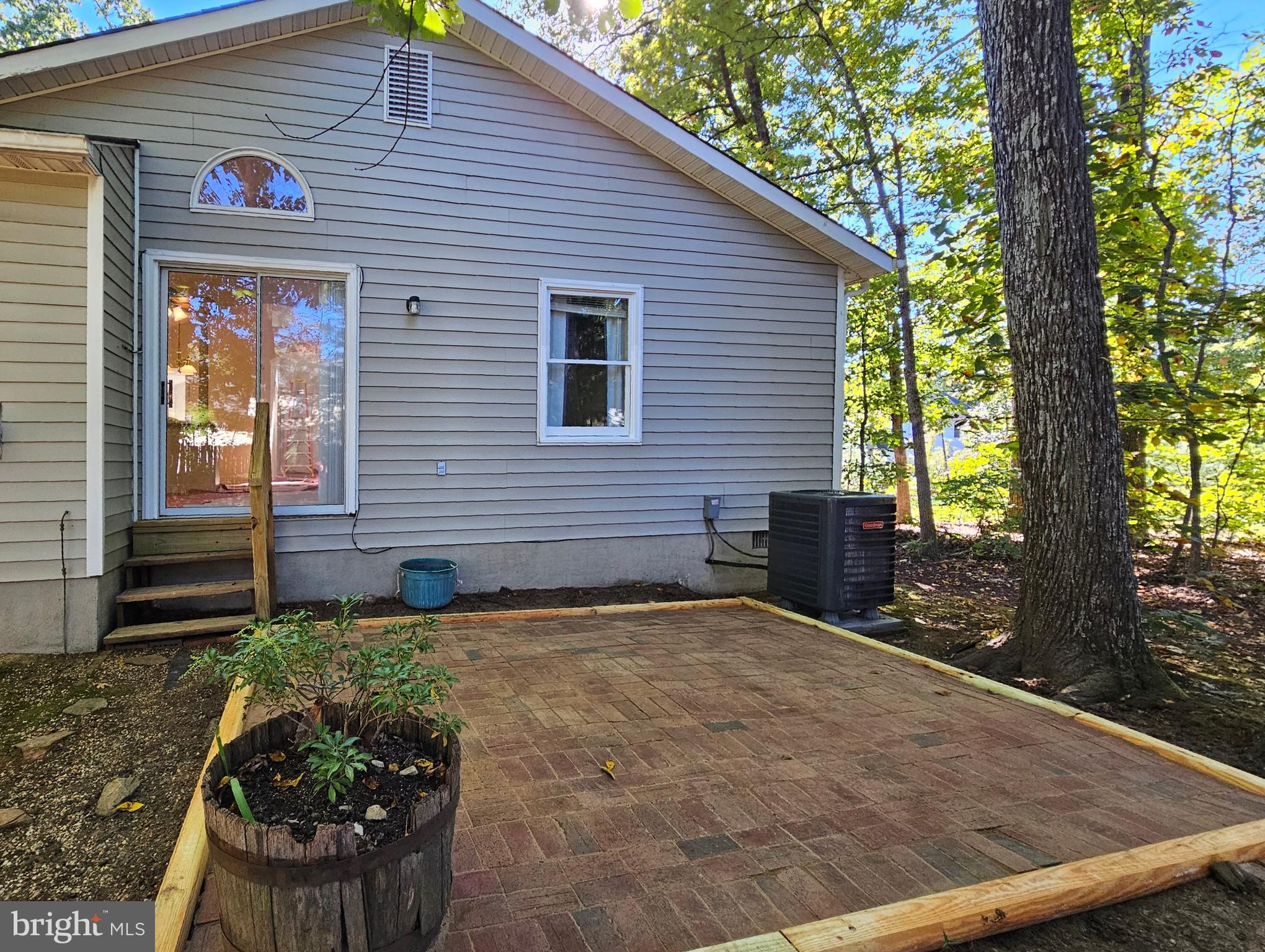 LAKE WILDERNESS - Residential Lease