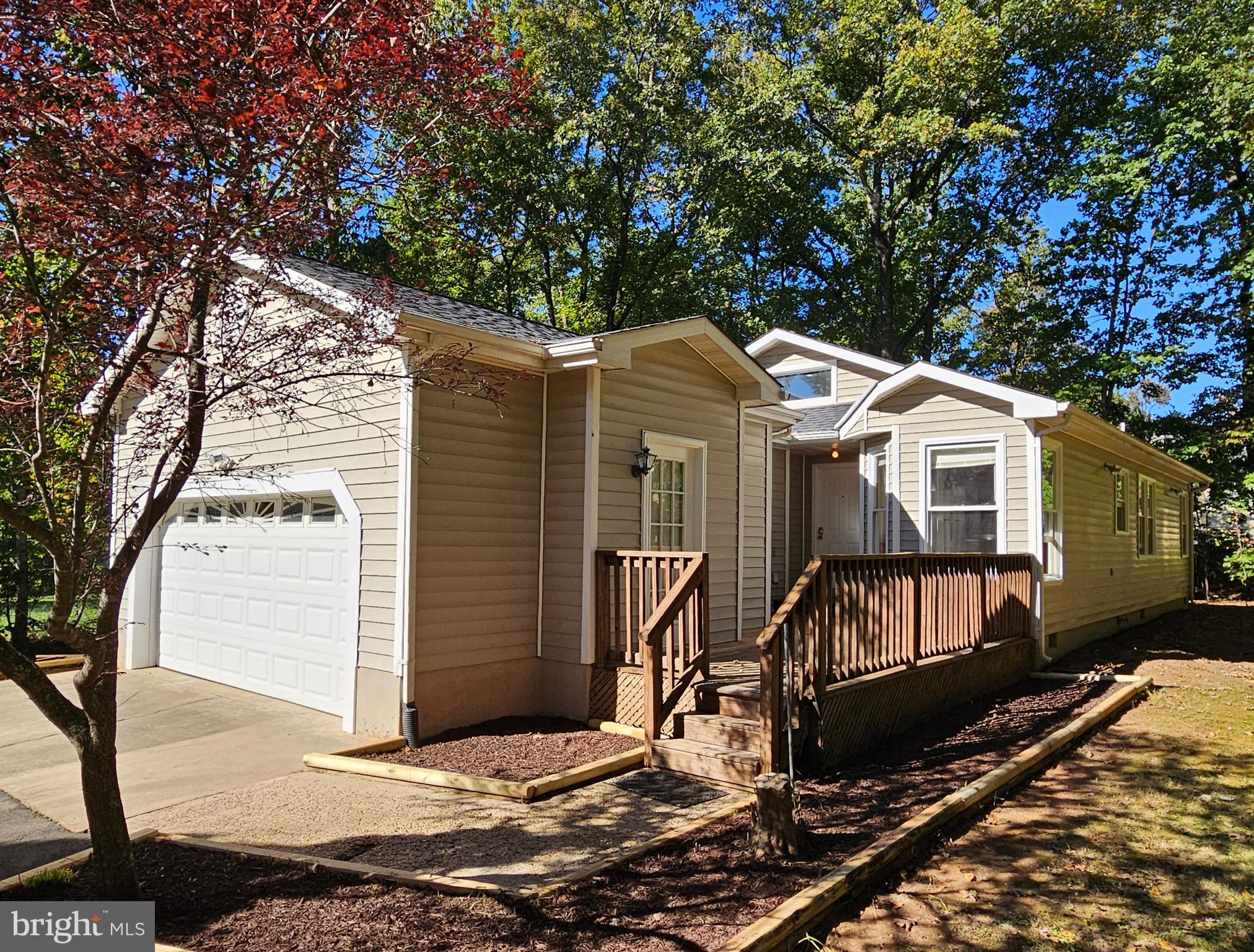 LAKE WILDERNESS - Residential Lease