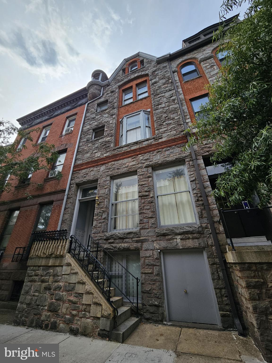 MOUNT VERNON PLACE HISTORIC DISTRICT - Residential Lease