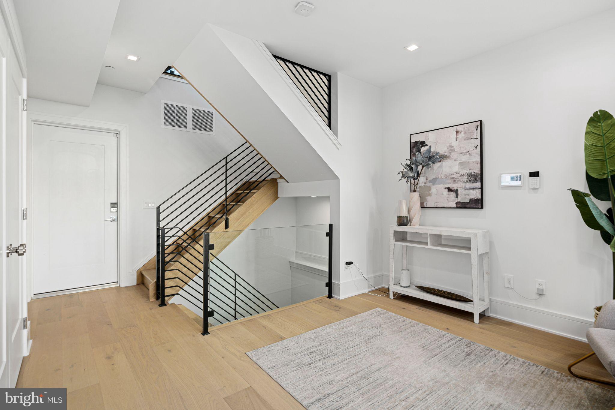 WASHINGTON SQ WEST - Residential