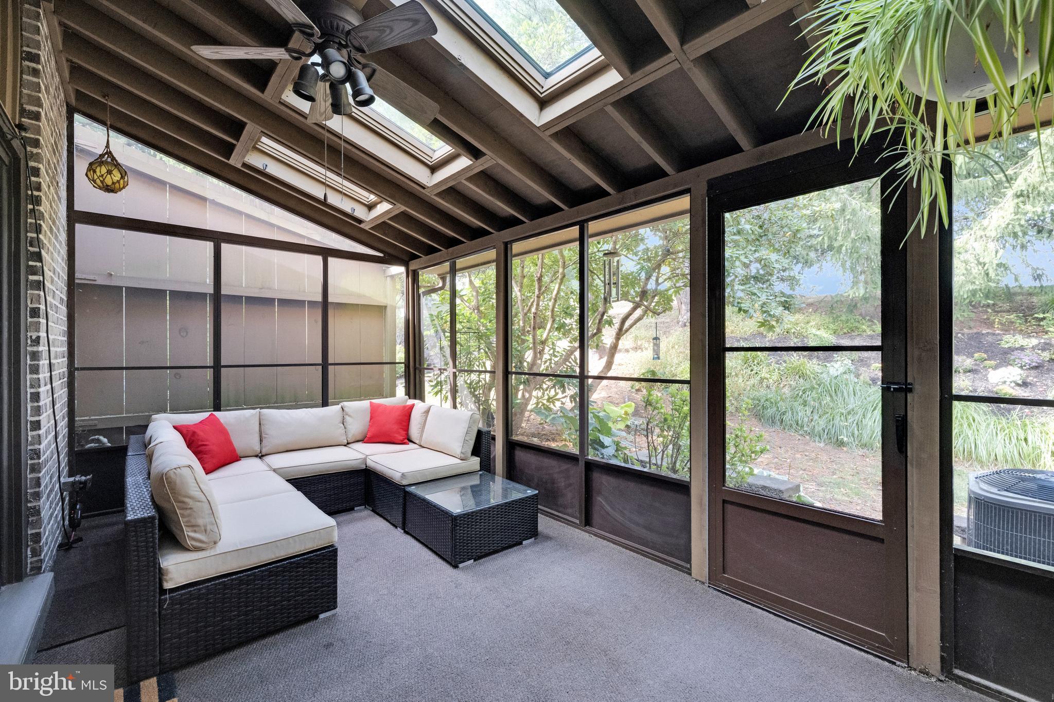 FLYING HILLS - Residential