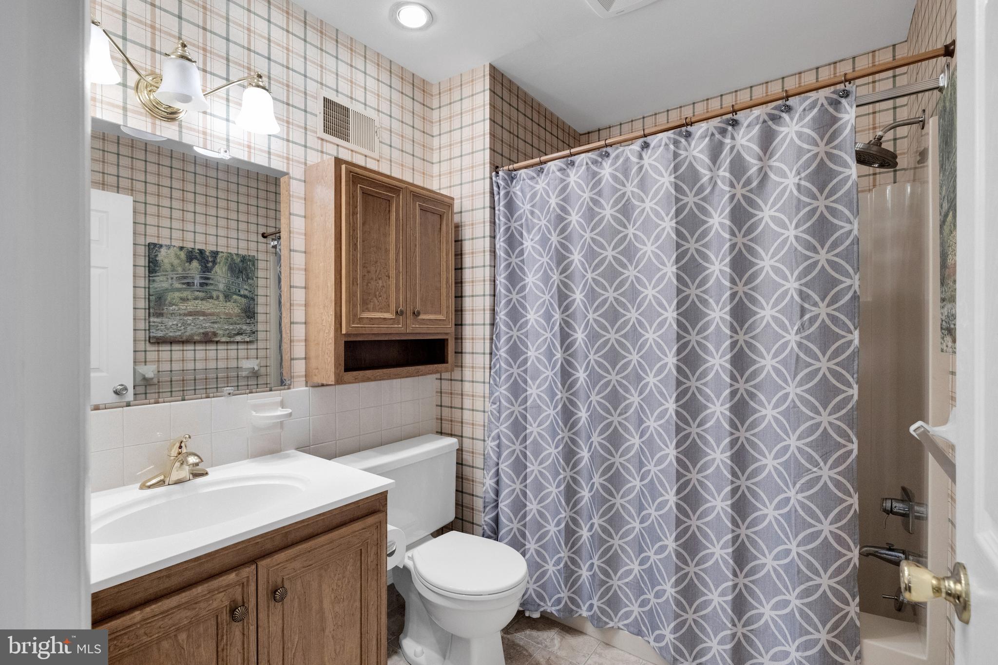 FLYING HILLS - Residential