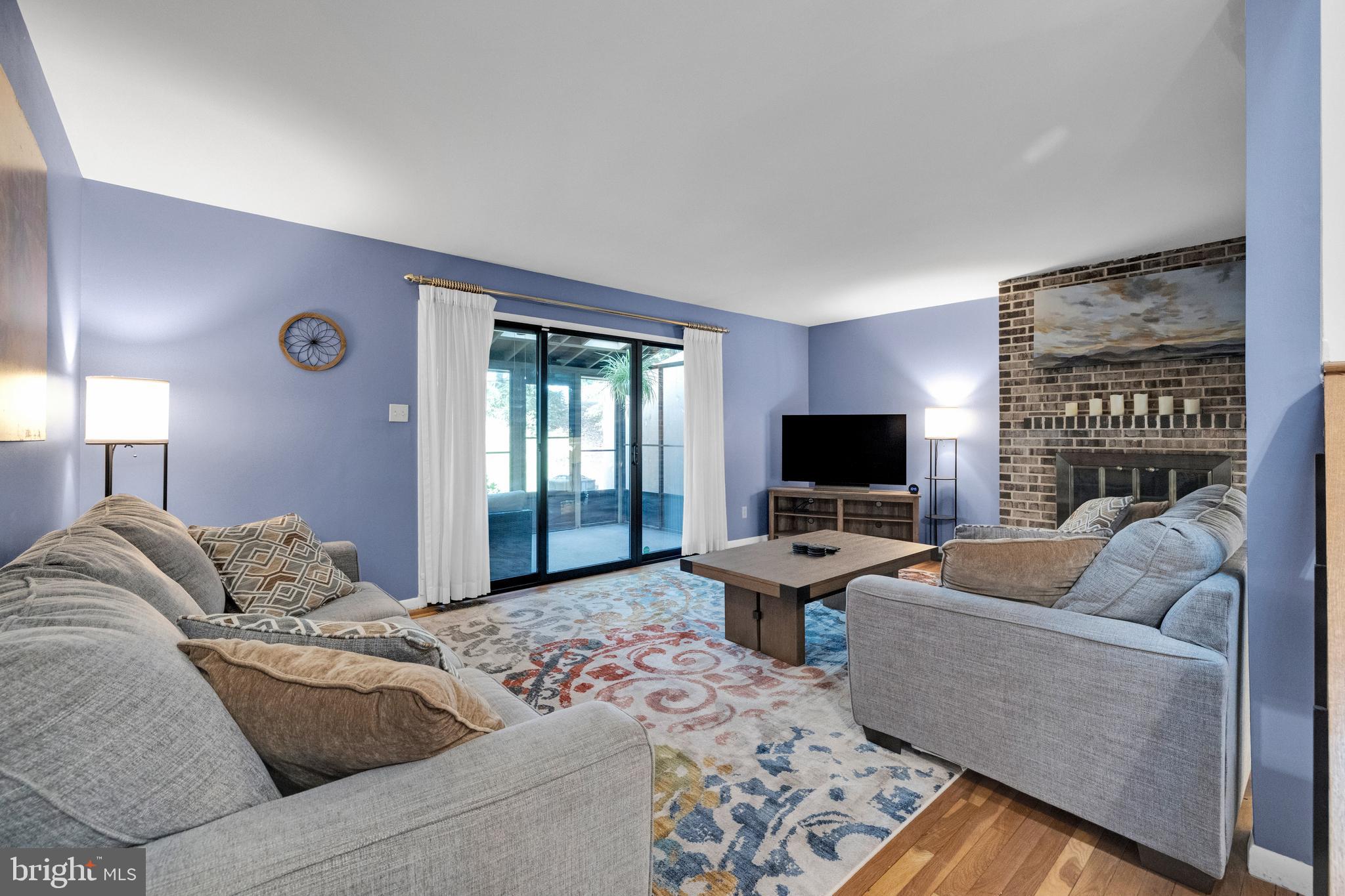 FLYING HILLS - Residential