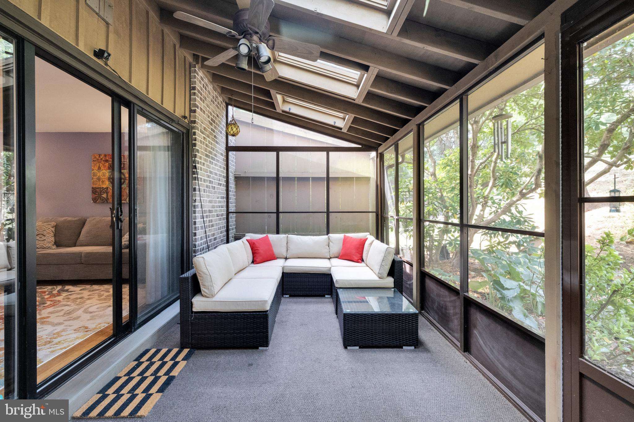 FLYING HILLS - Residential