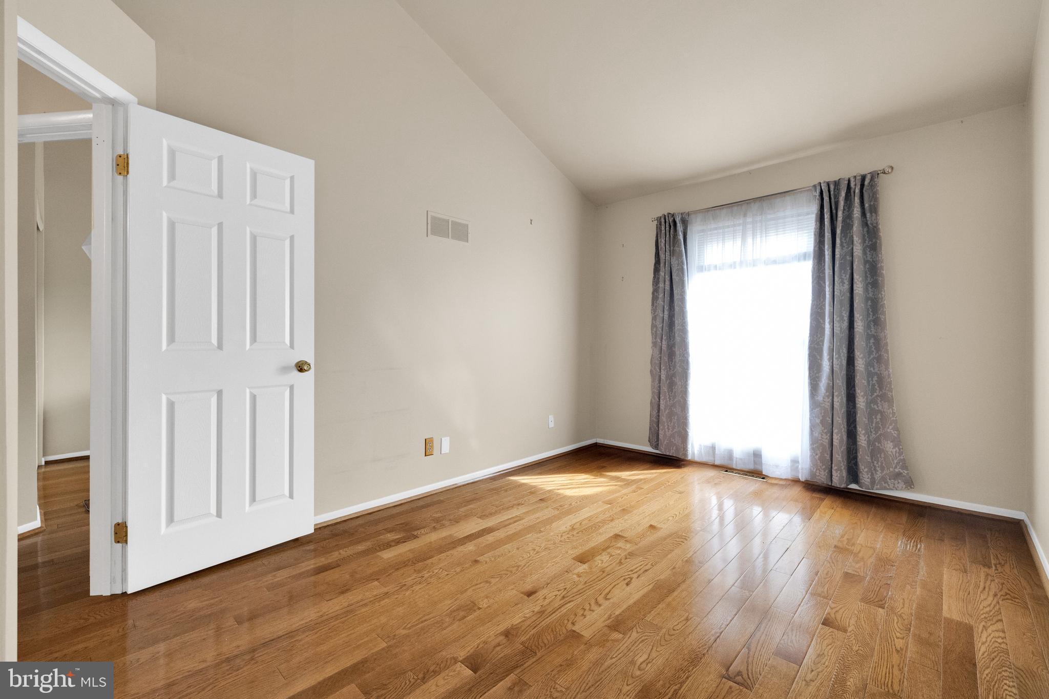 FLYING HILLS - Residential