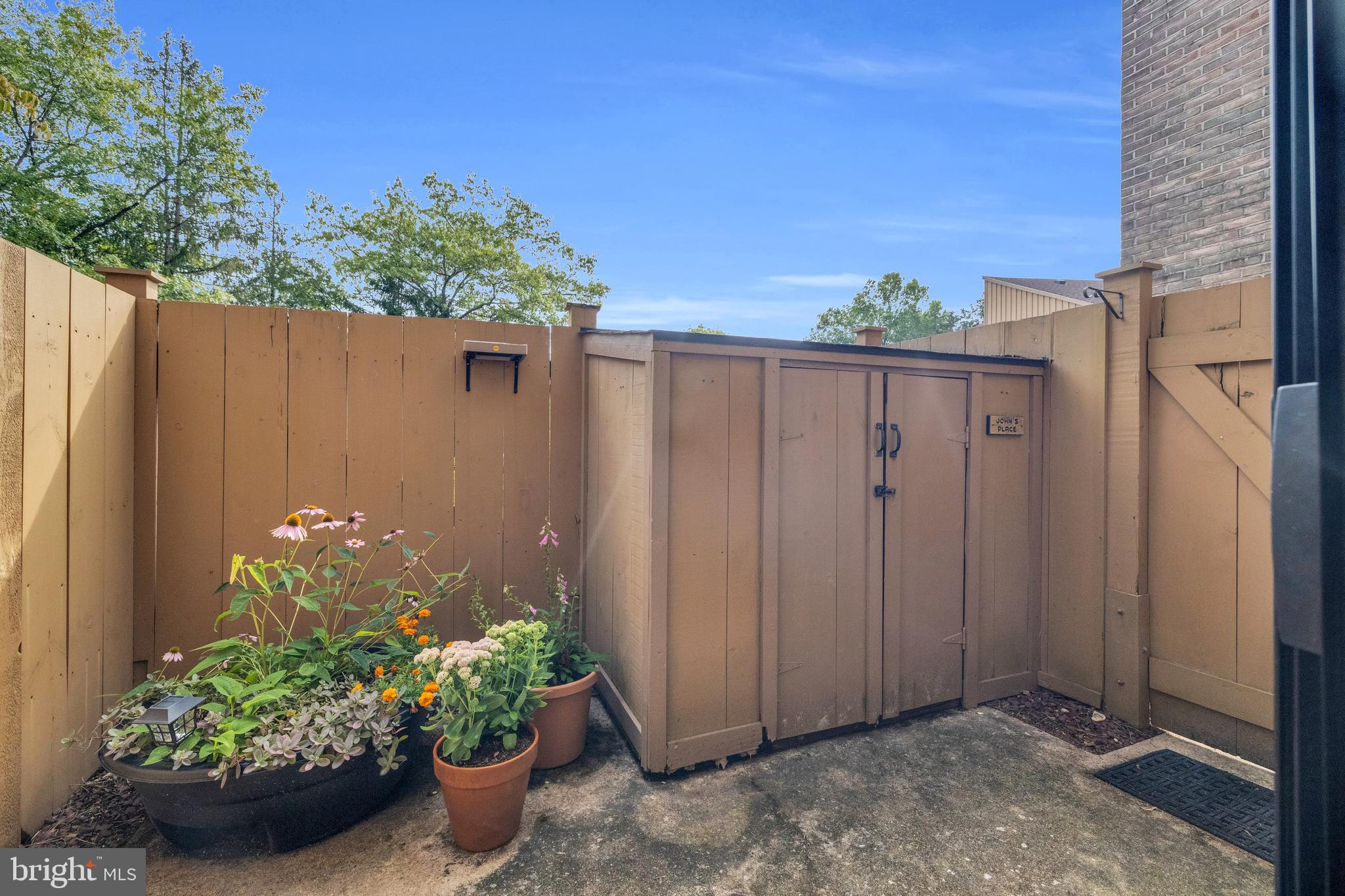 FLYING HILLS - Residential