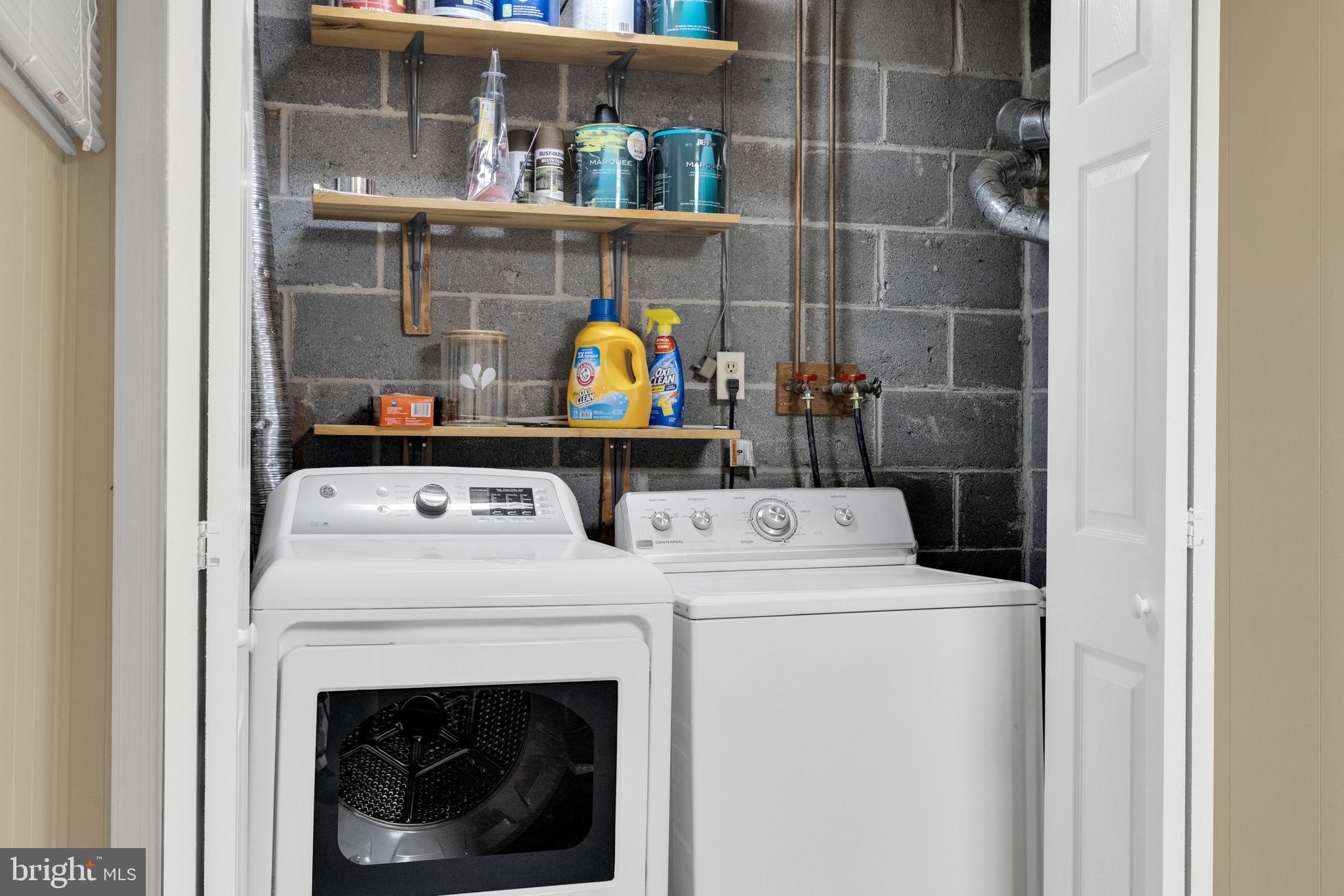 FLYING HILLS - Residential