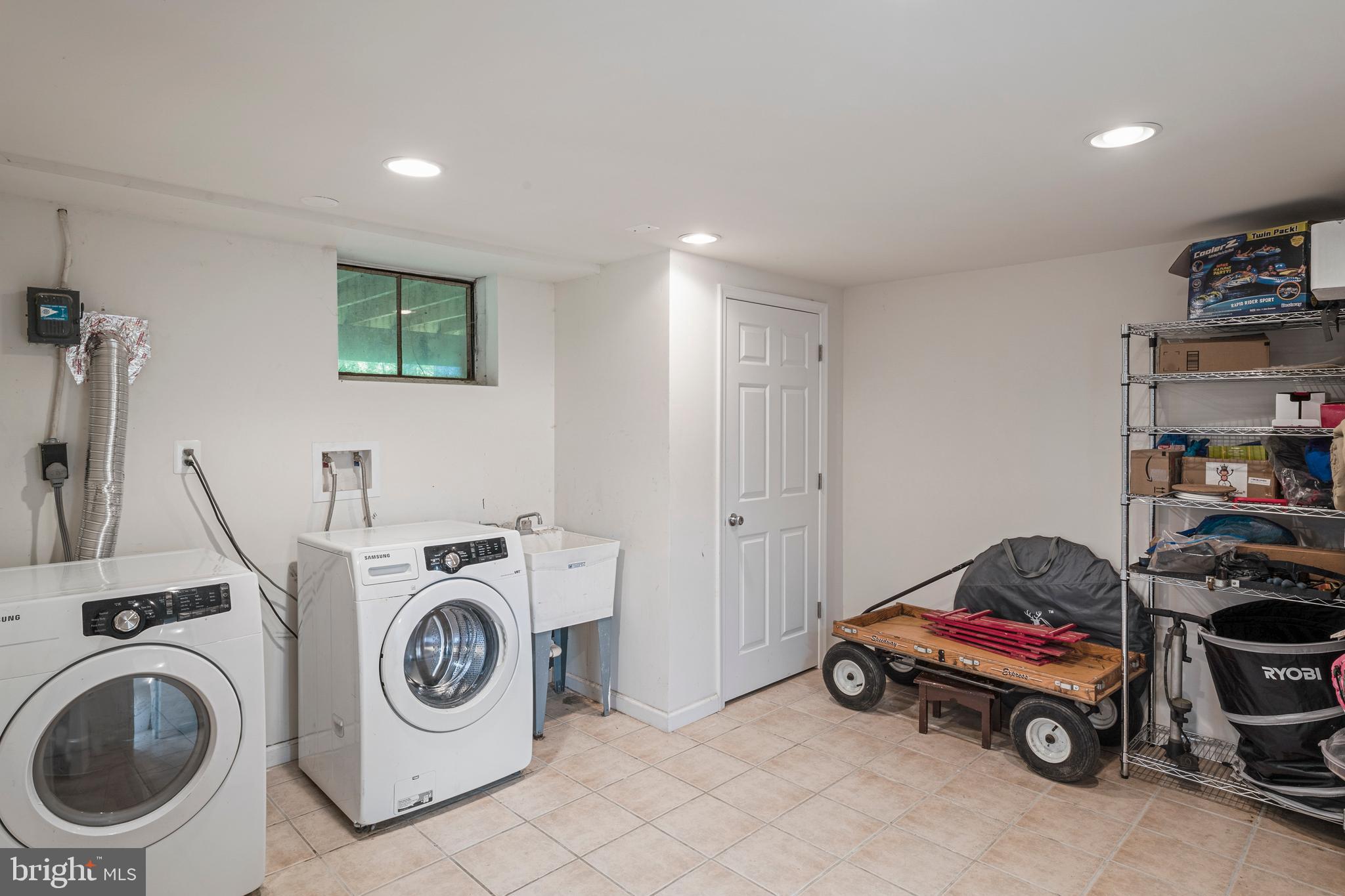 LAKE JACKSON - Residential