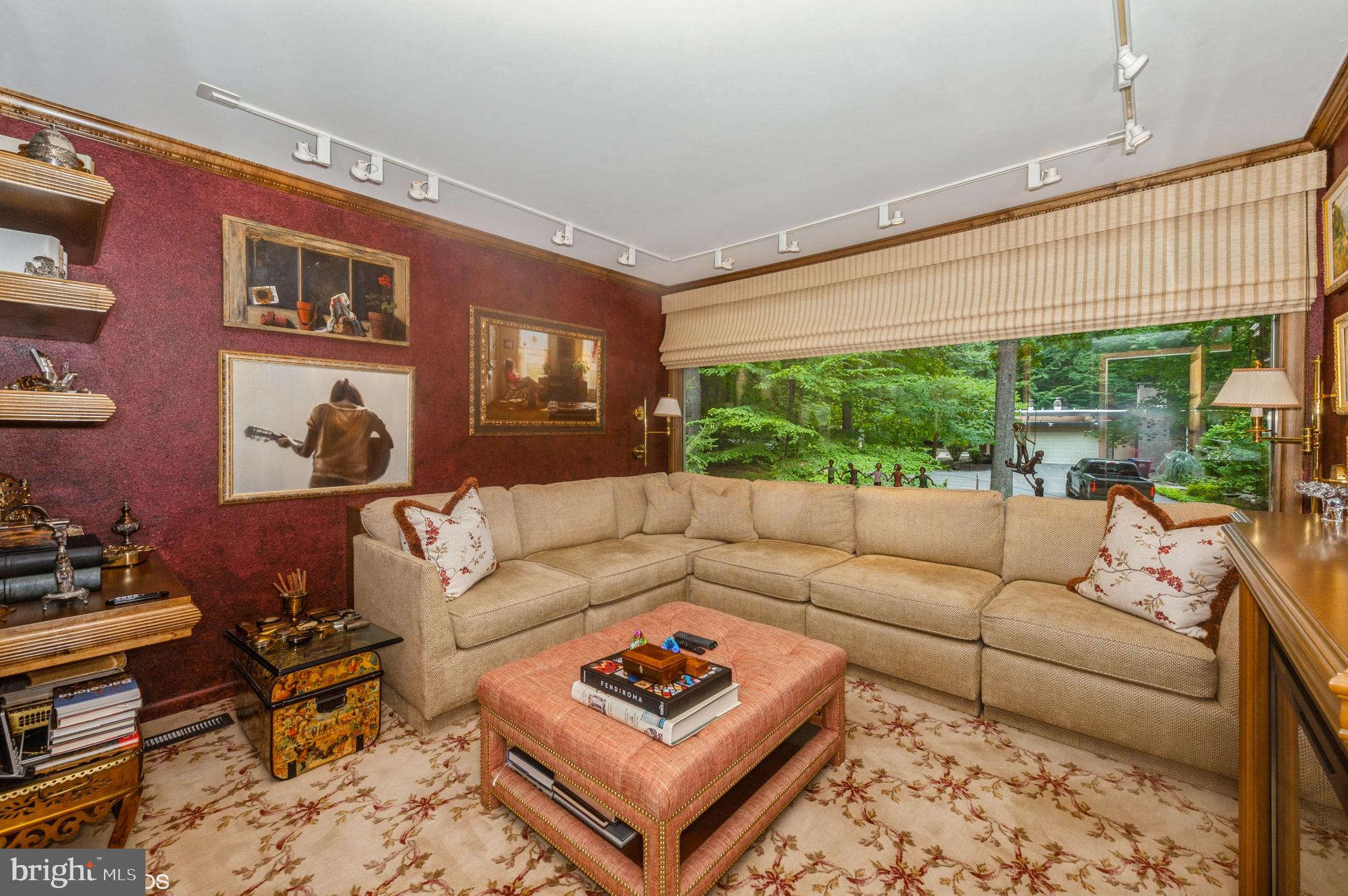 VELVET VALLEY - Residential