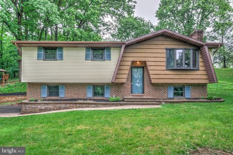 Photo of 56 Clearview Road, WILLOW STREET, PA 17584 (MLS # PALA2070560)