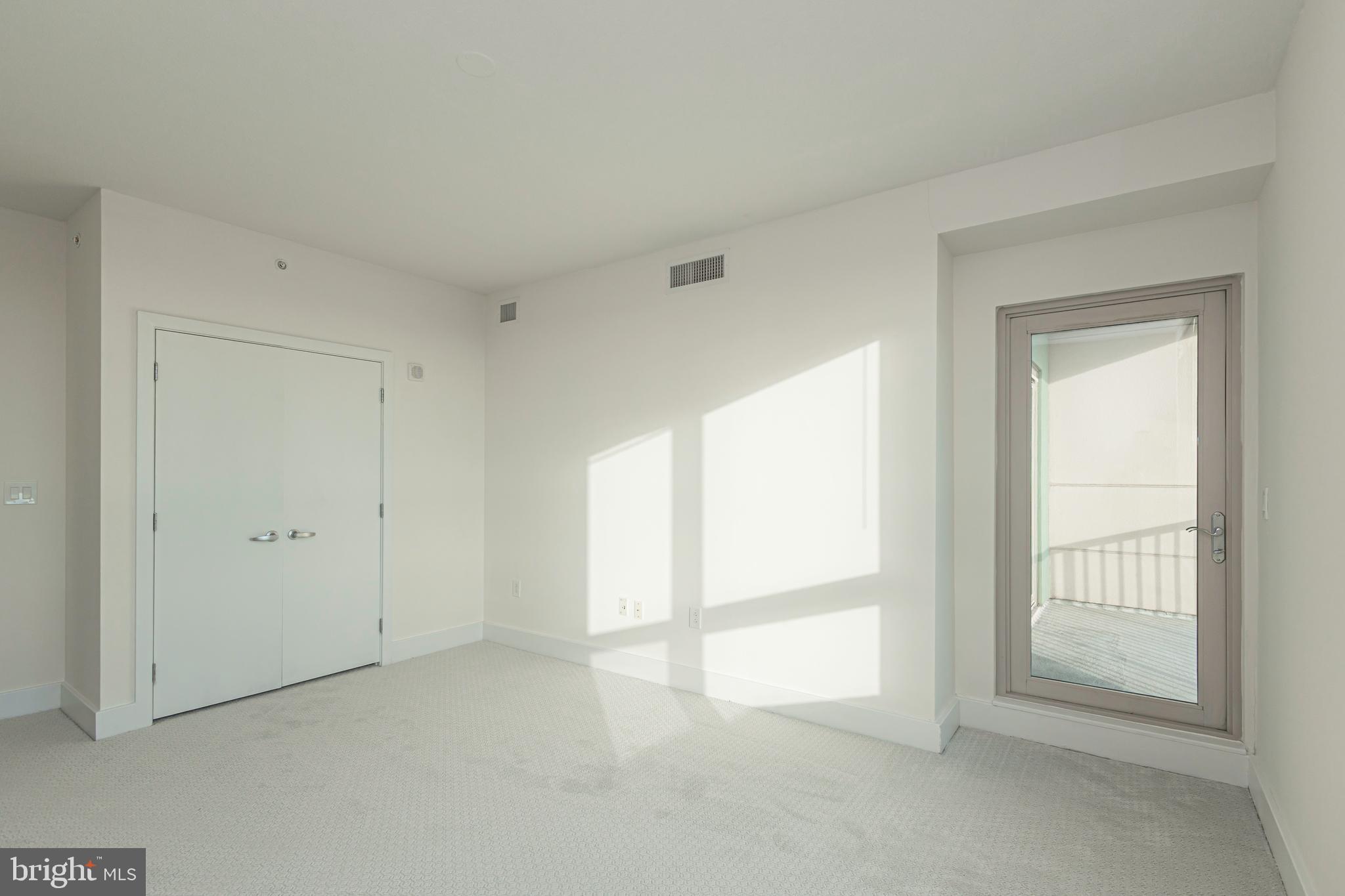 DOCKSIDE CONDOMINIUM - Residential