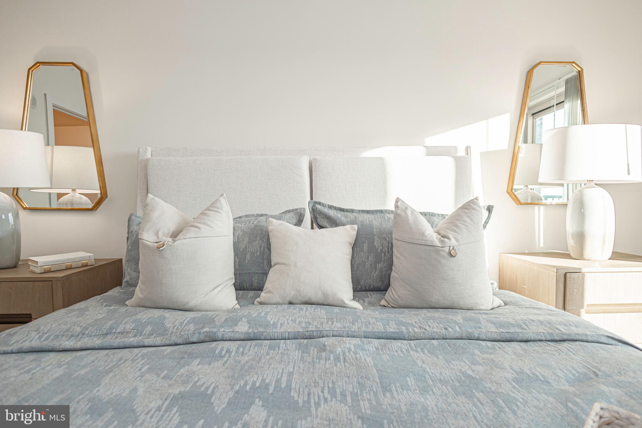 DOCKSIDE CONDOMINIUM - Residential