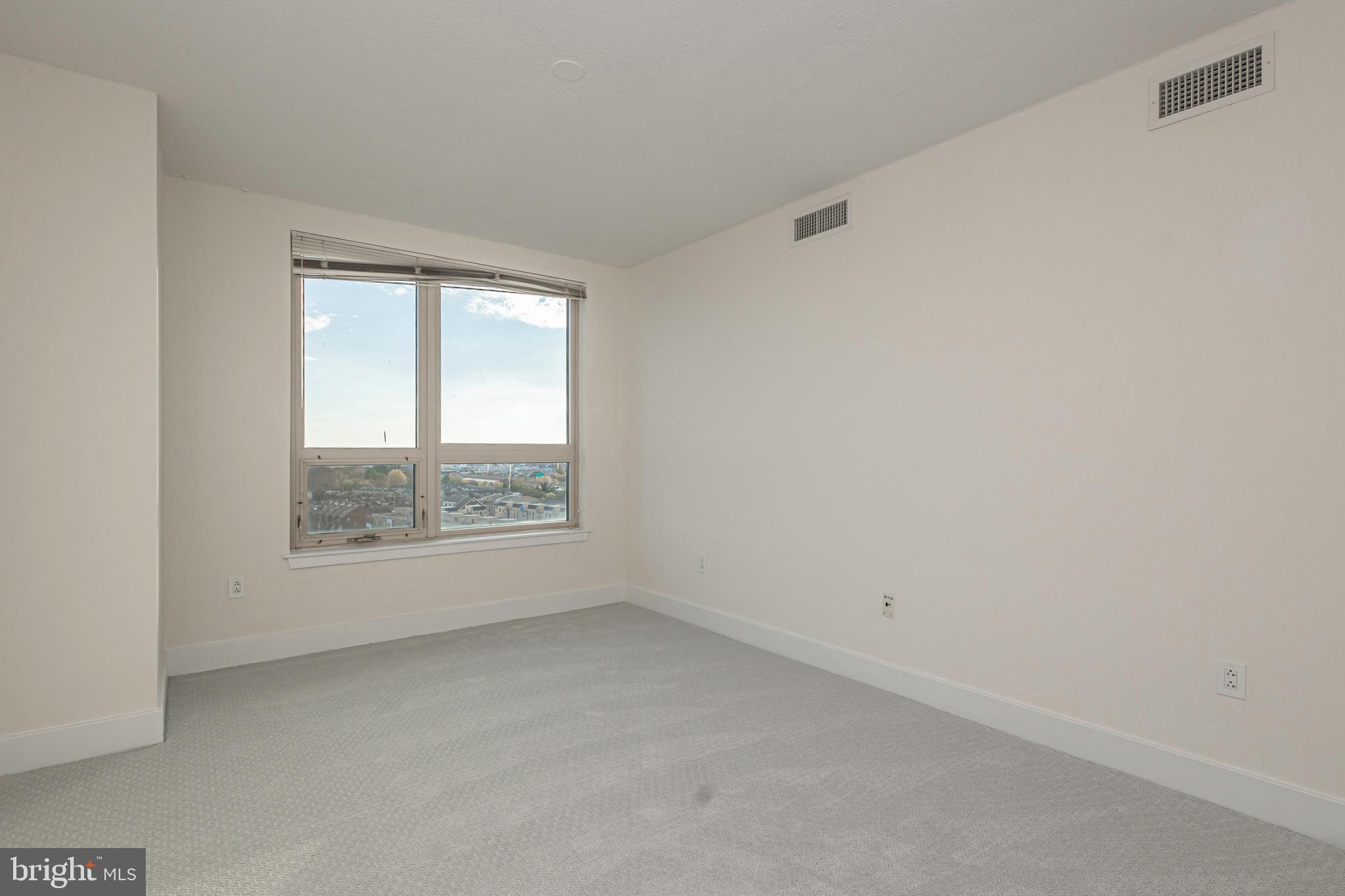 DOCKSIDE CONDOMINIUM - Residential