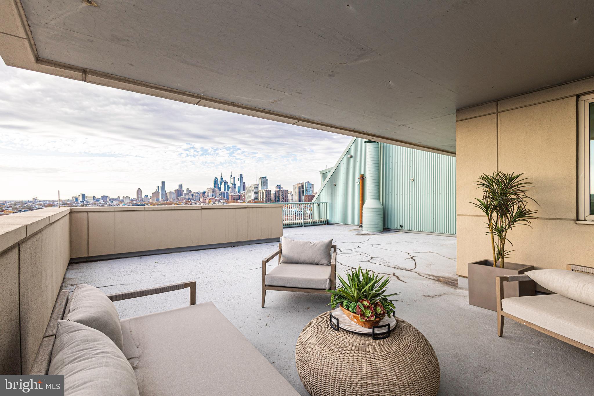 DOCKSIDE CONDOMINIUM - Residential