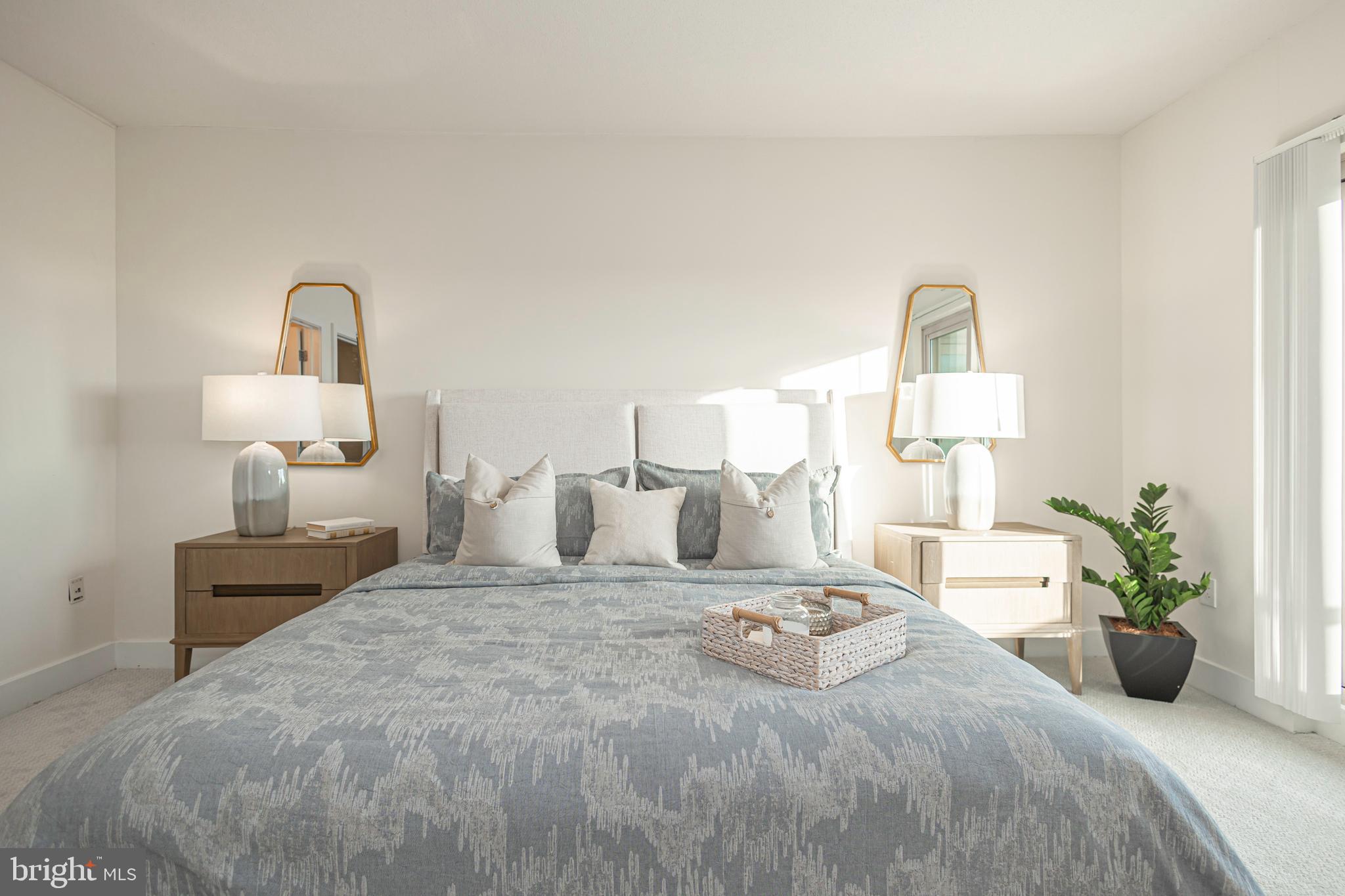 DOCKSIDE CONDOMINIUM - Residential