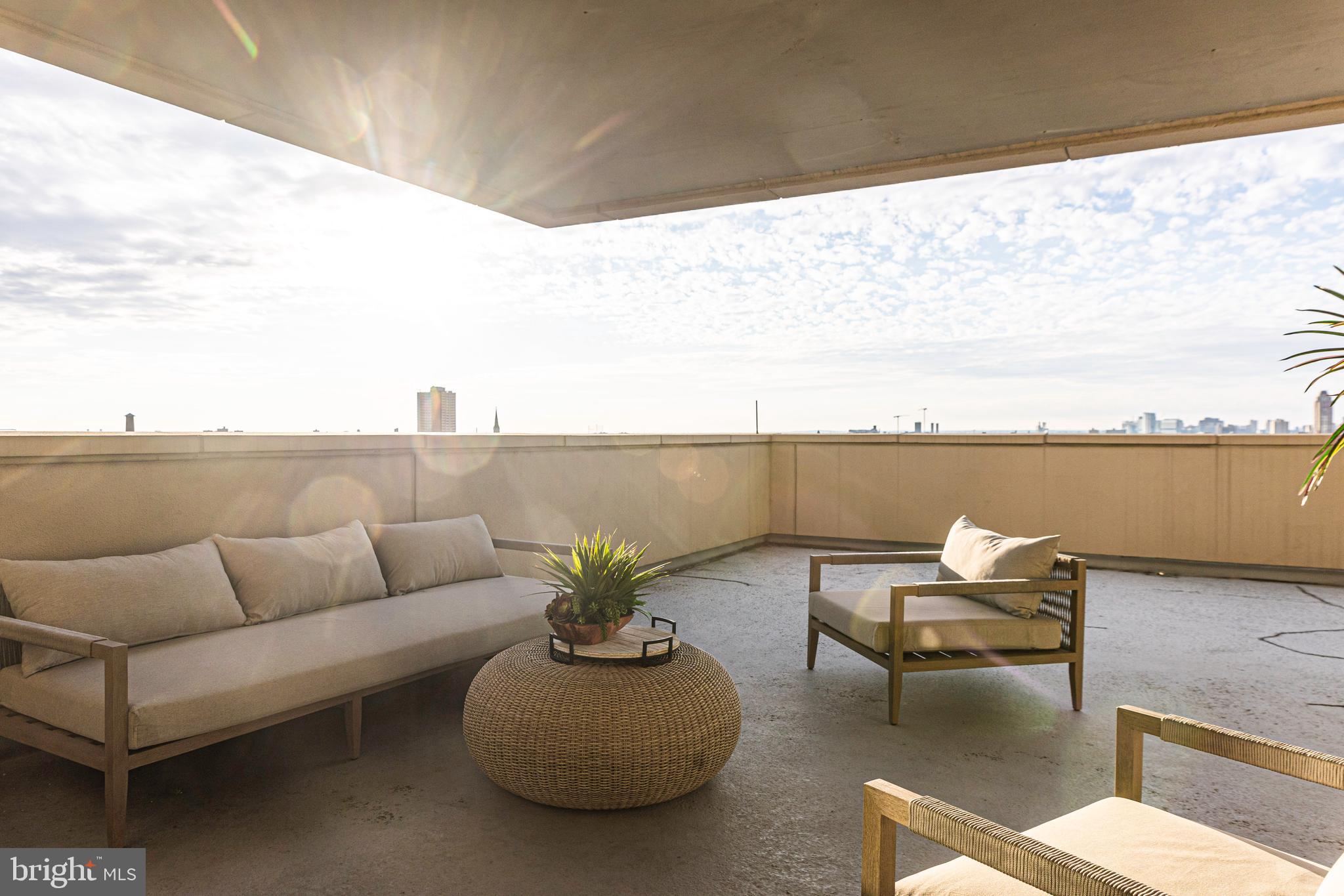 DOCKSIDE CONDOMINIUM - Residential