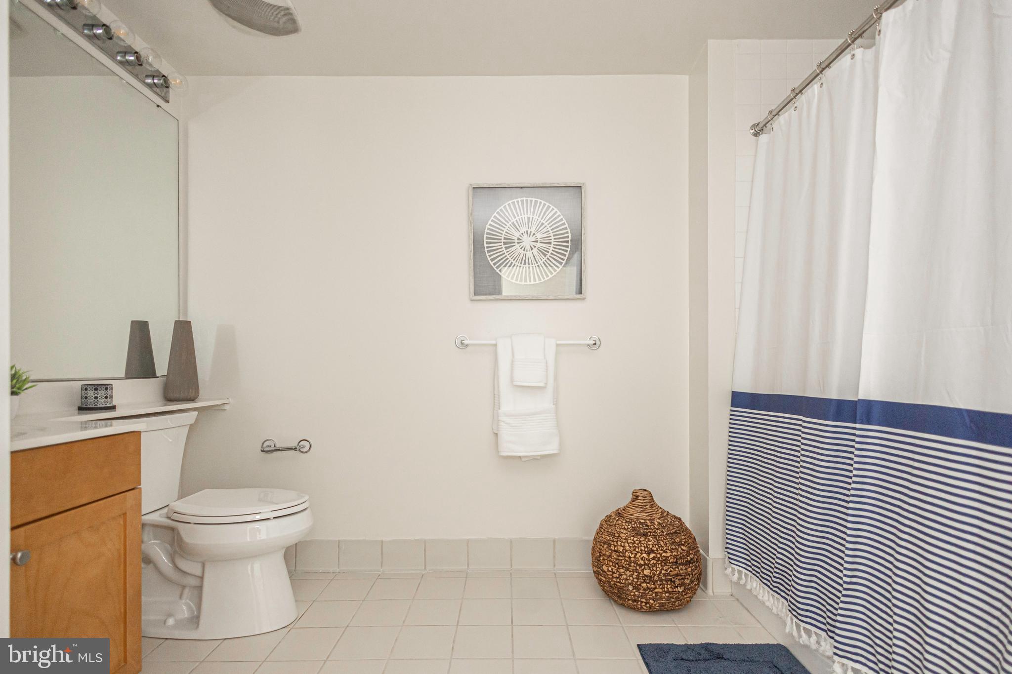DOCKSIDE CONDOMINIUM - Residential