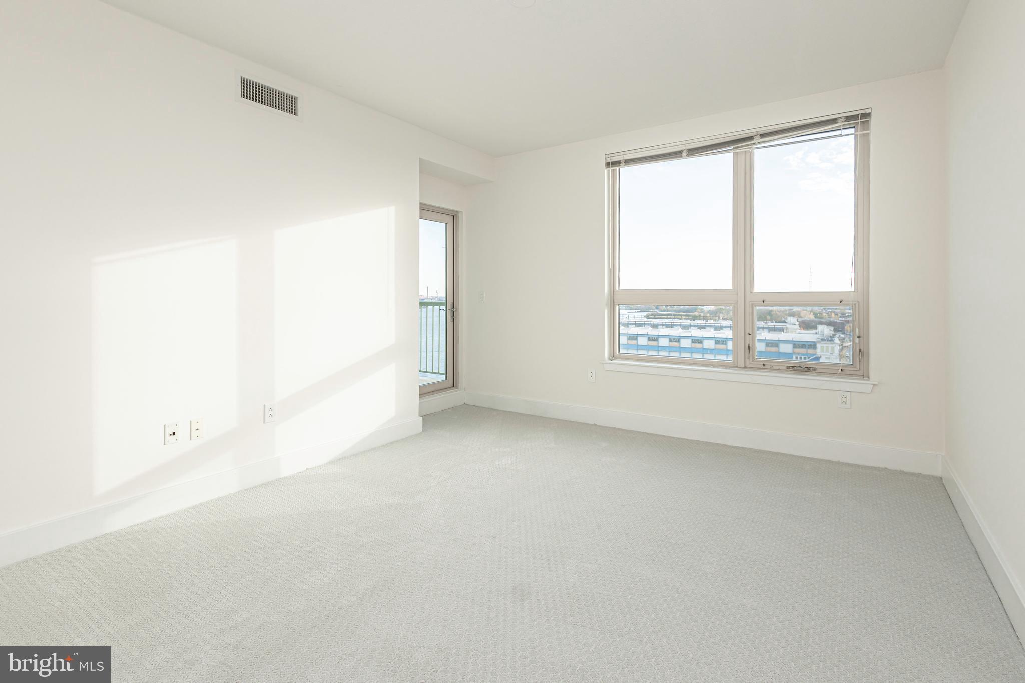 DOCKSIDE CONDOMINIUM - Residential