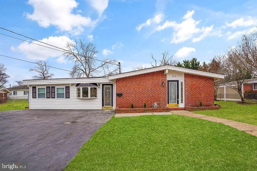 BACK ON THE MARKET! WELCOME HOME TO 313 GLOUCESTER DR! ENJOY ONE LEVEL LIVING IN THIS RECENTLY UPDATED HOME THAT BOASTS MANY FEATURES INCLUDING: 6 BEDROOMS, 2 FULL BATHROOMS, UPDATED LVP FLOORING, TILE BATHROOMS, CUSTOM CABINETS, QUARTZ COUNTERTOPS, NEW ROOF & STAINLESS STEEL APPLIANCES! ALSO, ENJOY OUTDOOR  ACTIVITIES AND ENTERTAIN GUESTS IN THE SPACIOUS BACK YARD WITH A BEAUTIFUL IN-GROUND POOL! THIS HOME WILL NOT LAST ON THE MARKET LONG SO SCHEDULE YOUR SHOWING TODAY!