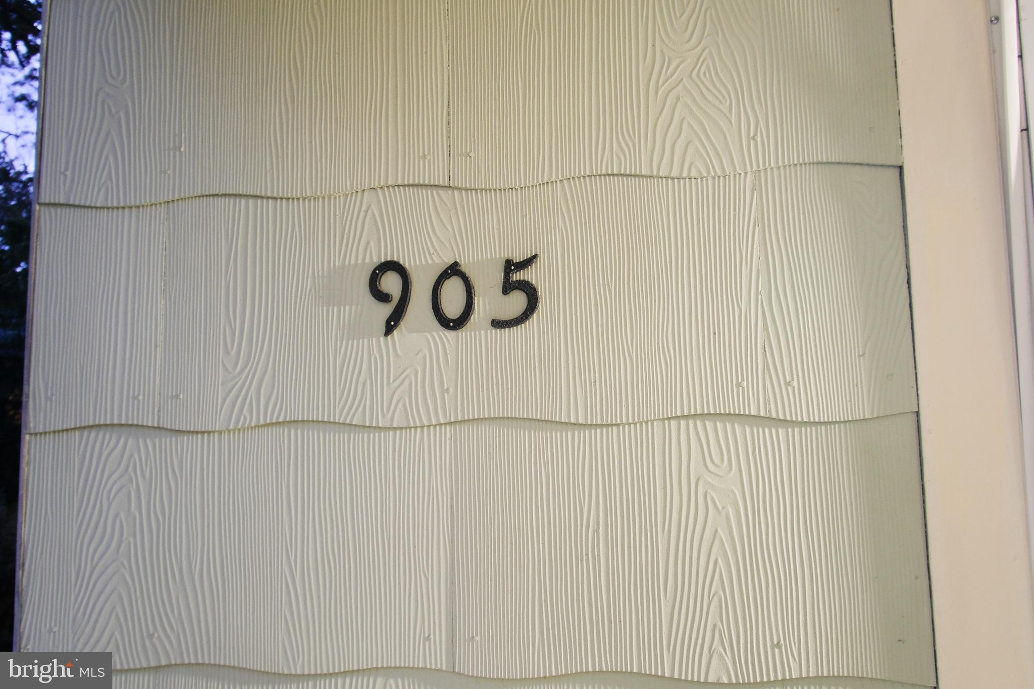 905 WOODSDALE ROAD