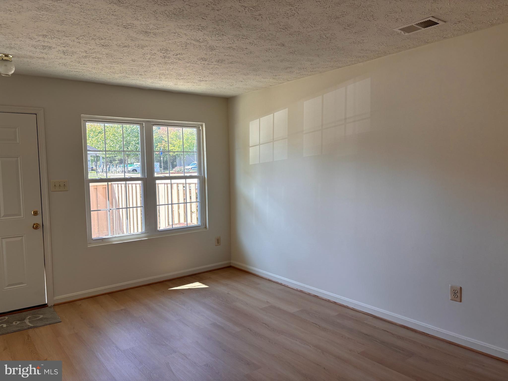 COLUMBIA COMMONS - Residential