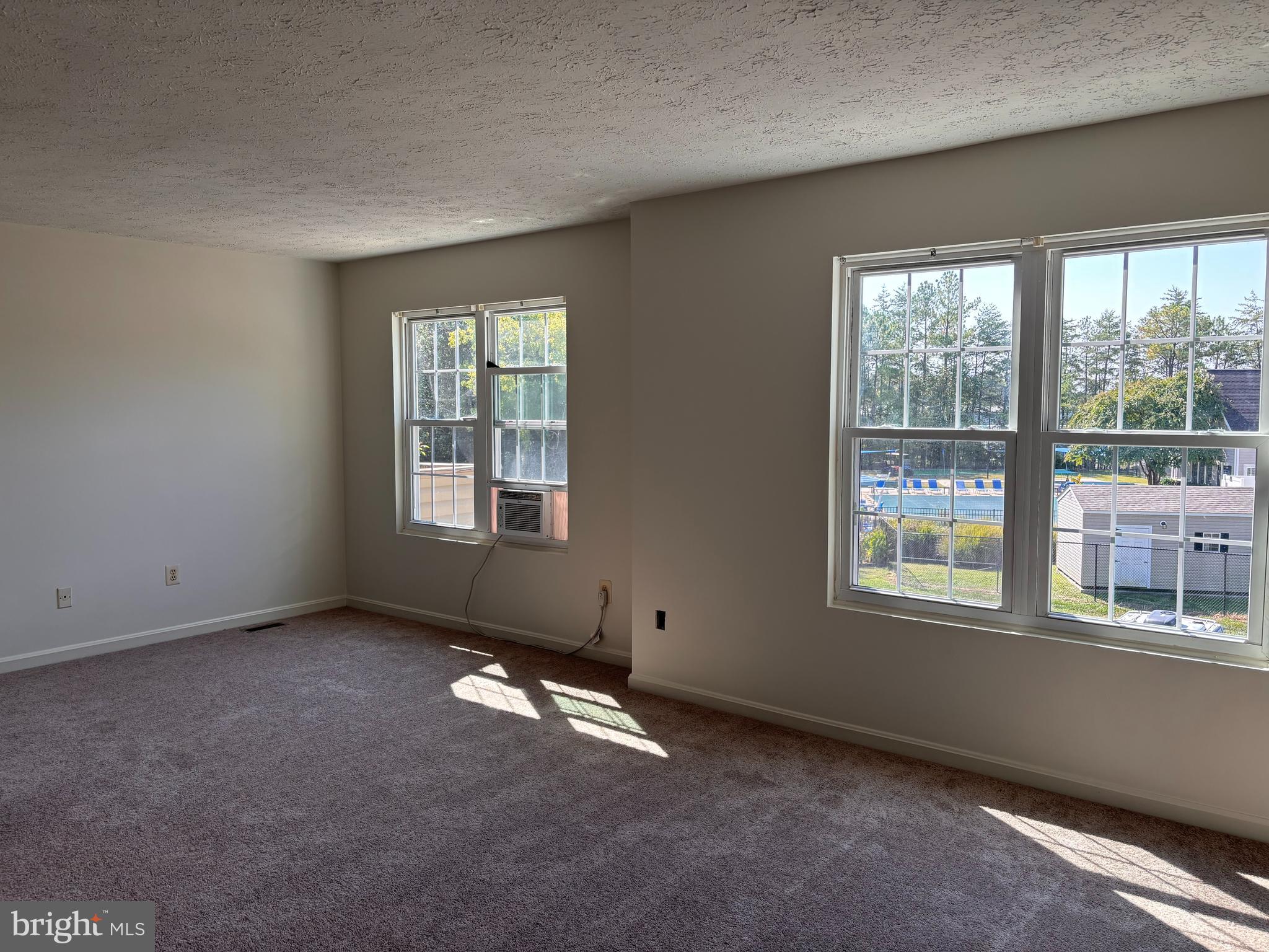 COLUMBIA COMMONS - Residential