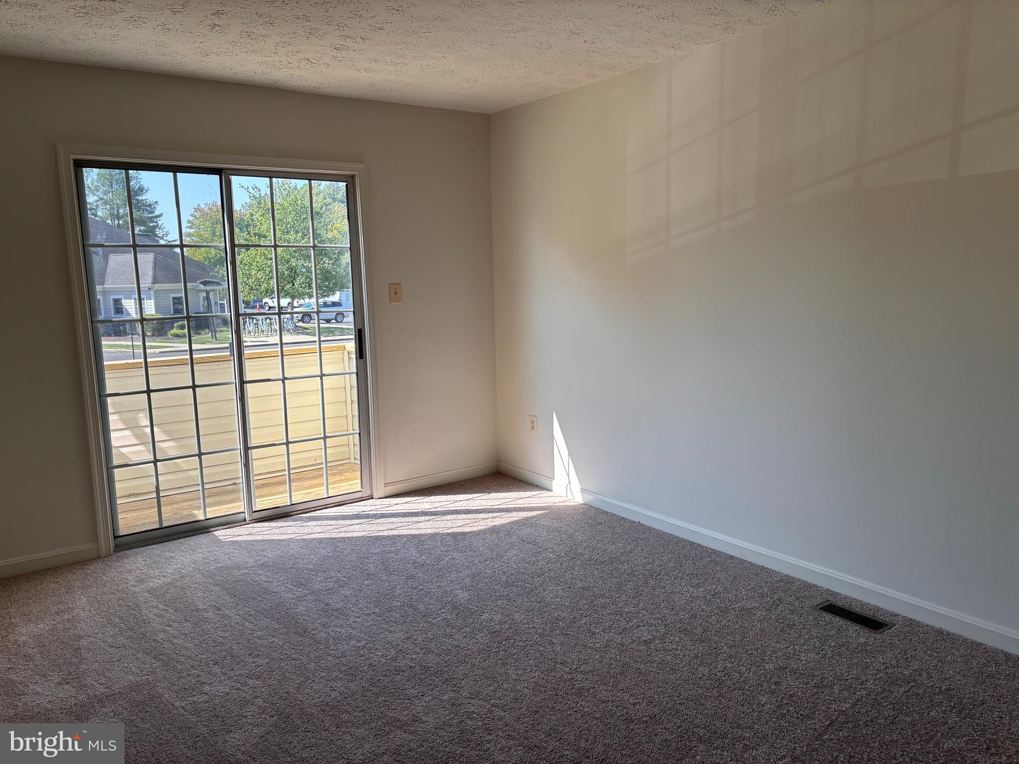 COLUMBIA COMMONS - Residential