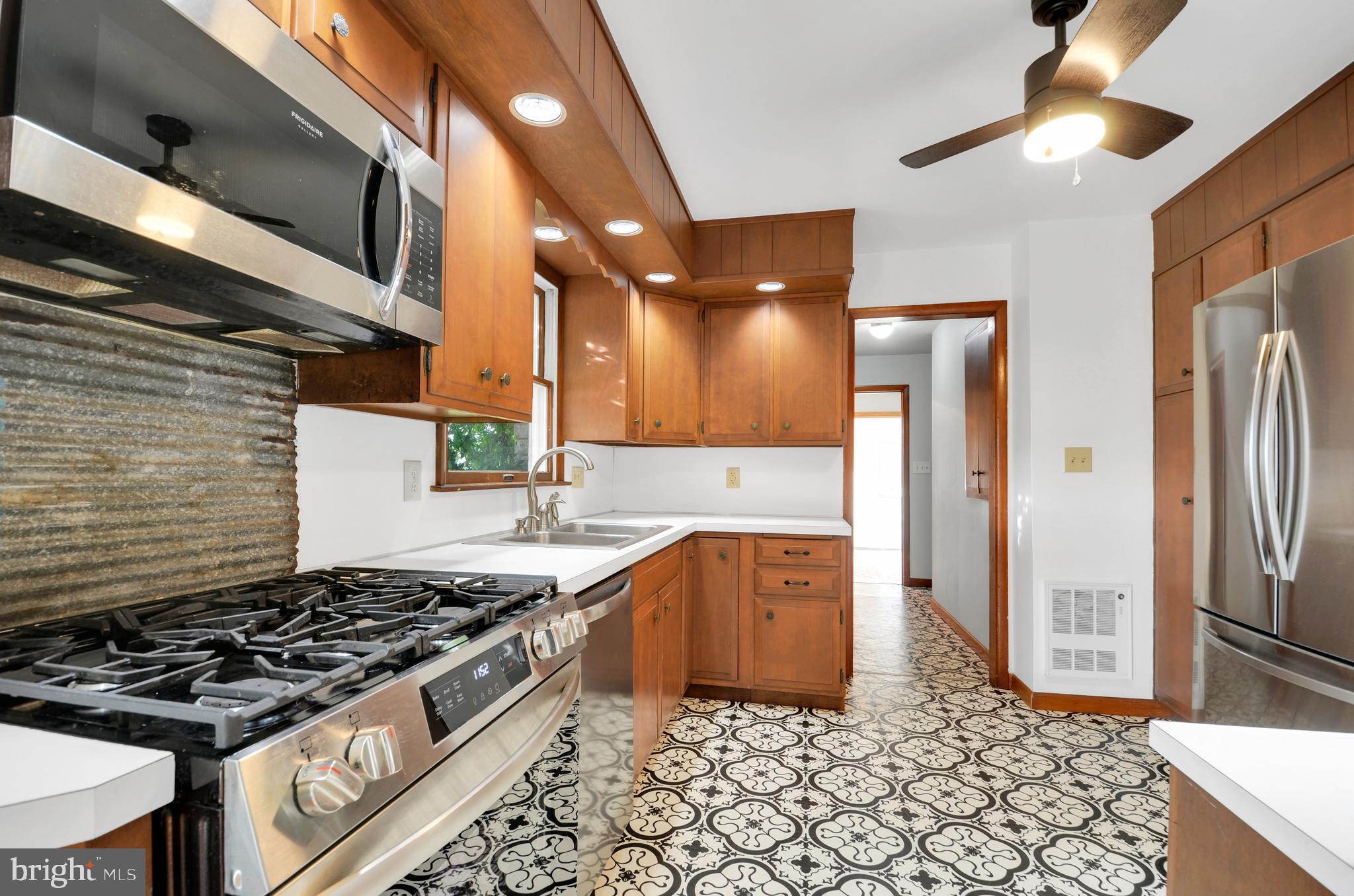 HIGH MEADOWS - Residential