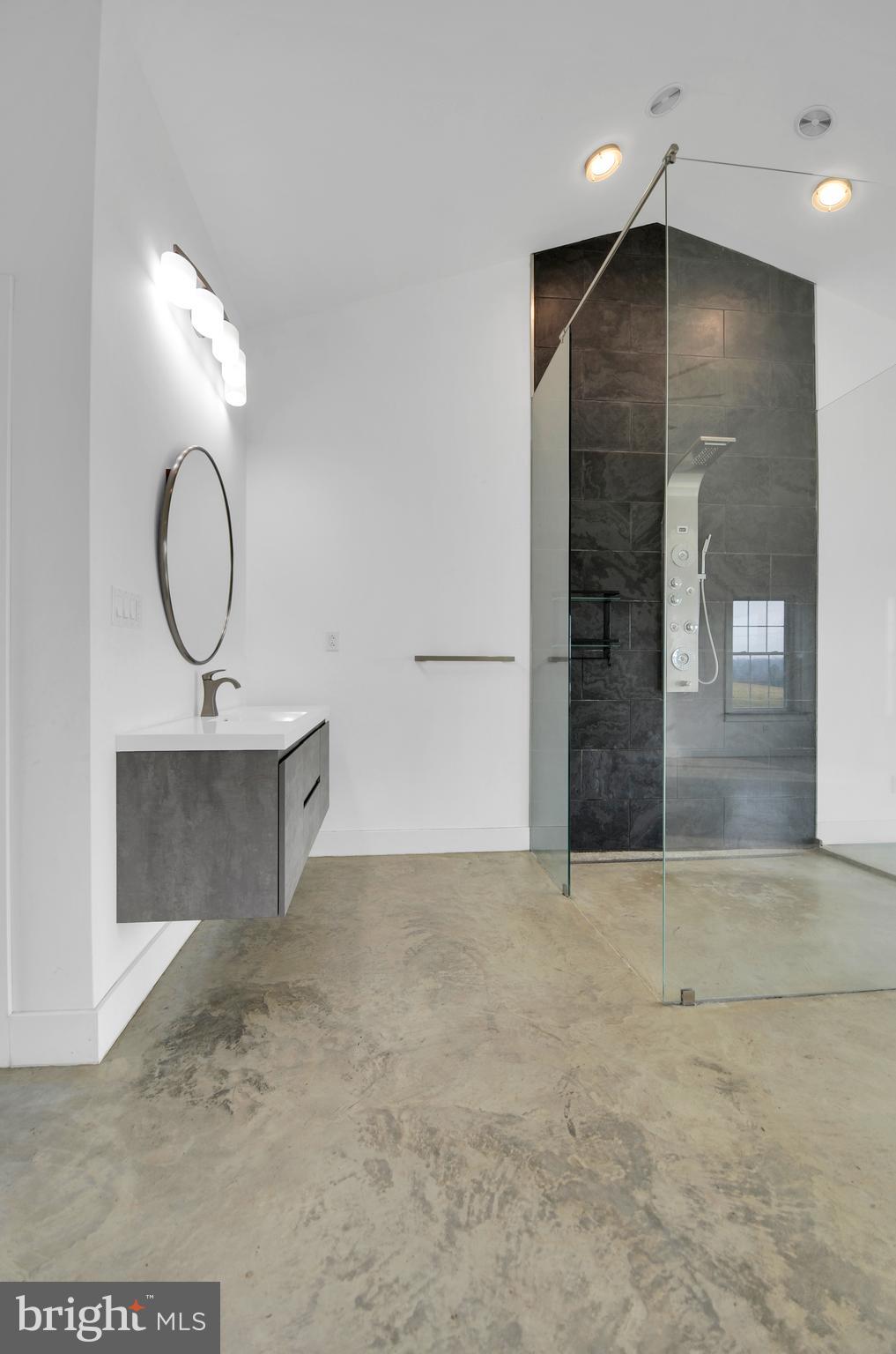 HIGH MEADOWS - Residential