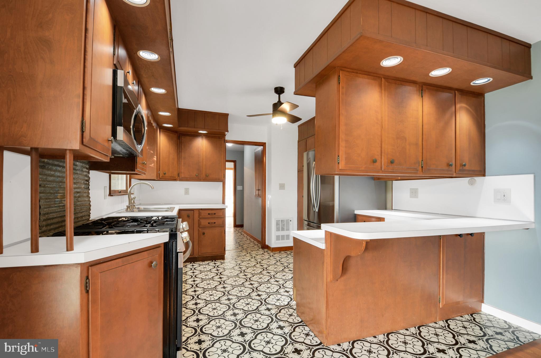 HIGH MEADOWS - Residential