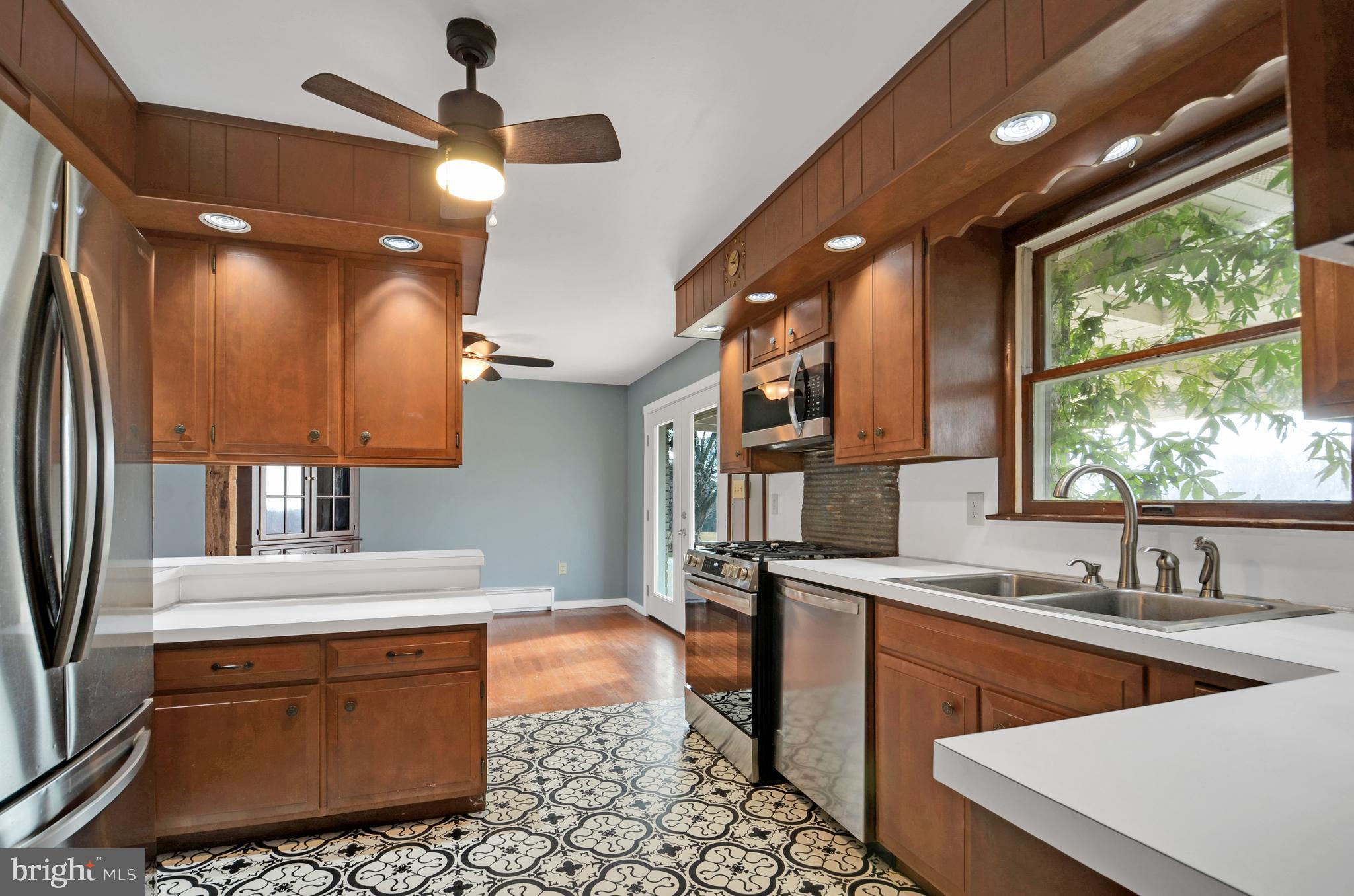 HIGH MEADOWS - Residential