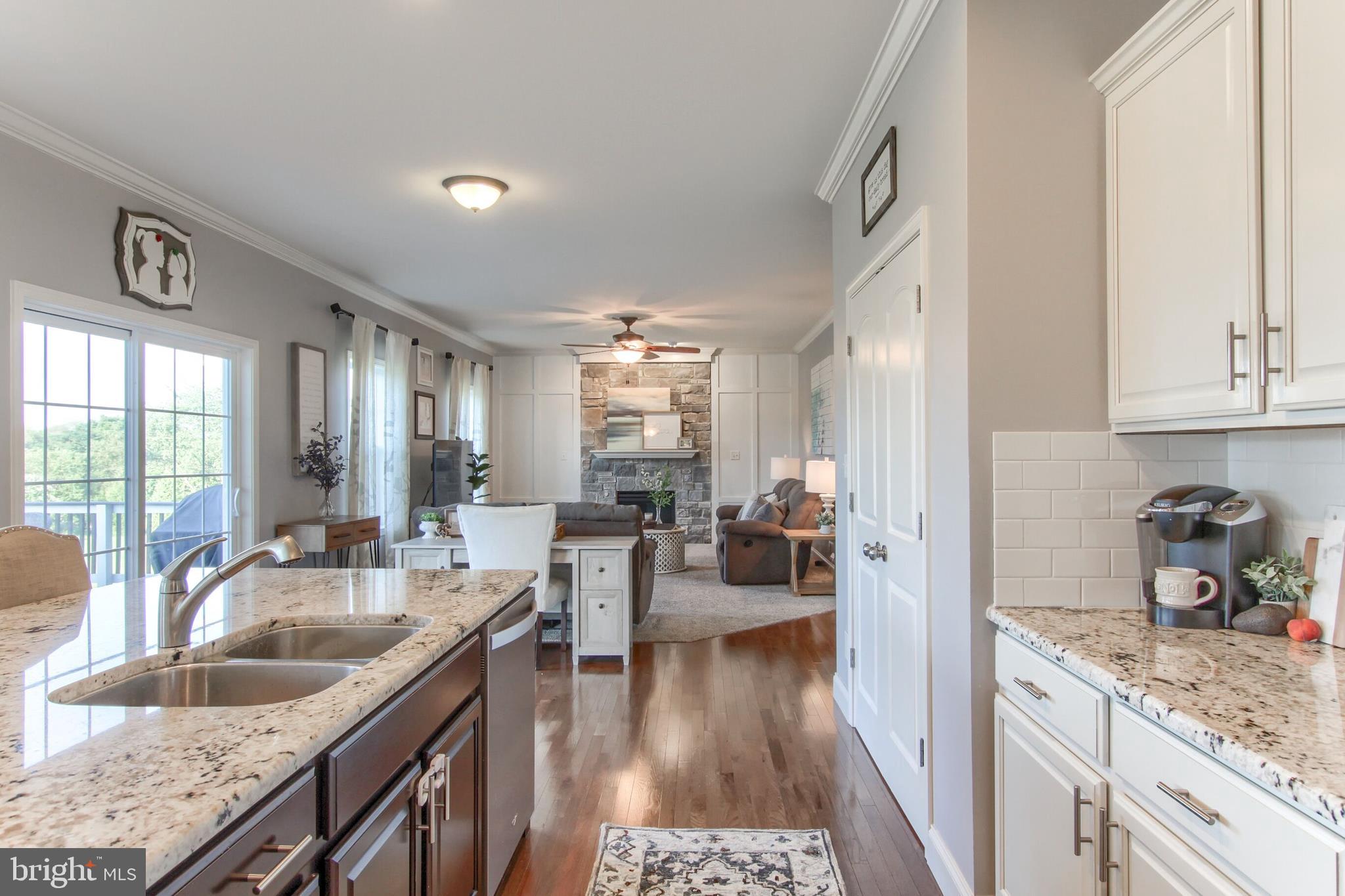 MOUNTAIN VIEW ESTATES - Residential