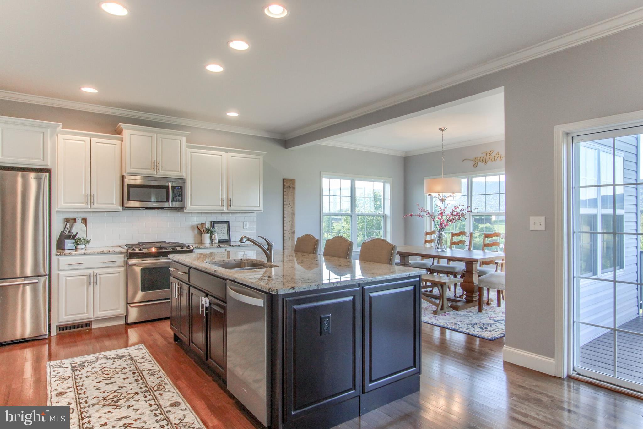 MOUNTAIN VIEW ESTATES - Residential