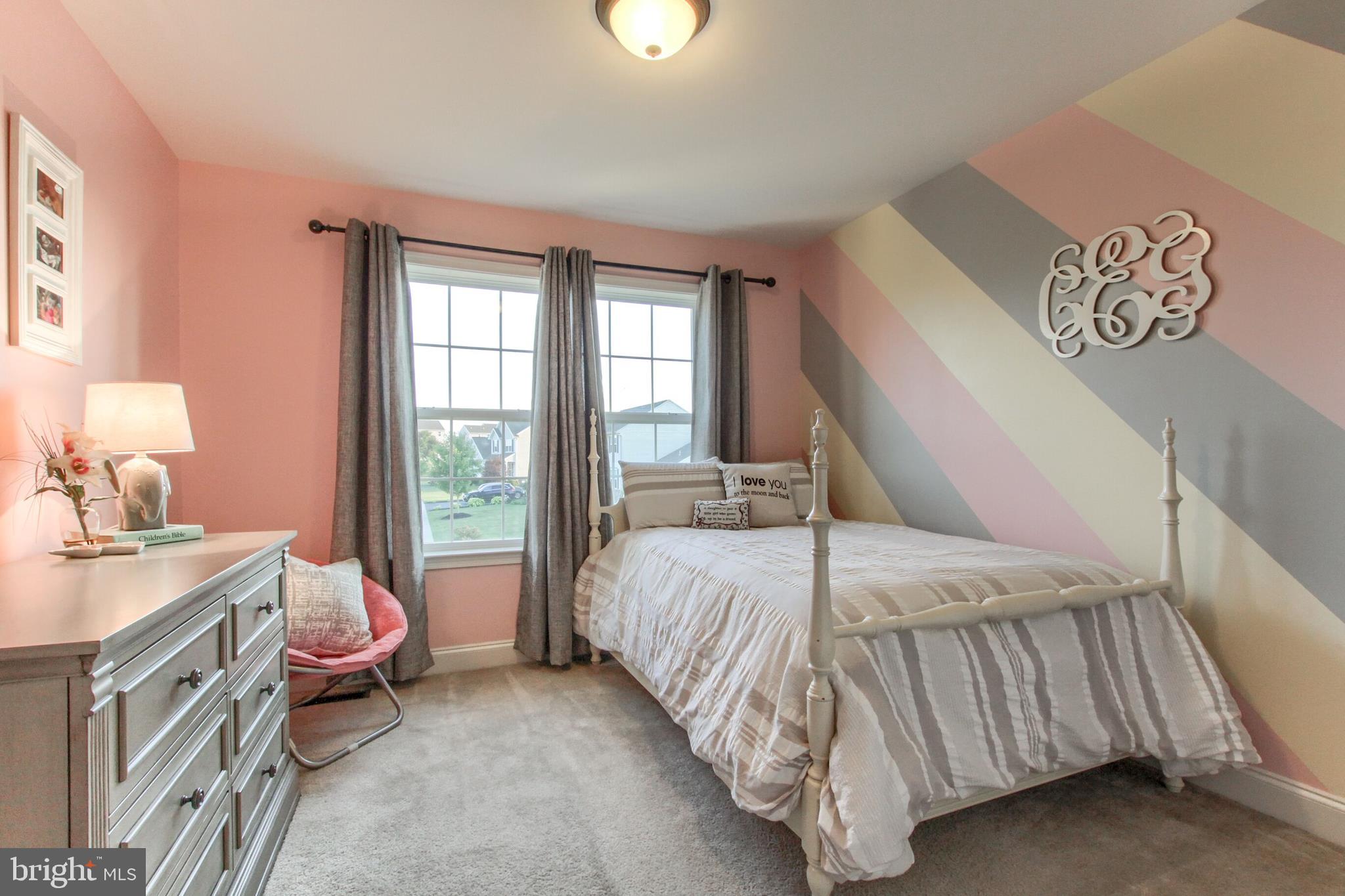 MOUNTAIN VIEW ESTATES - Residential