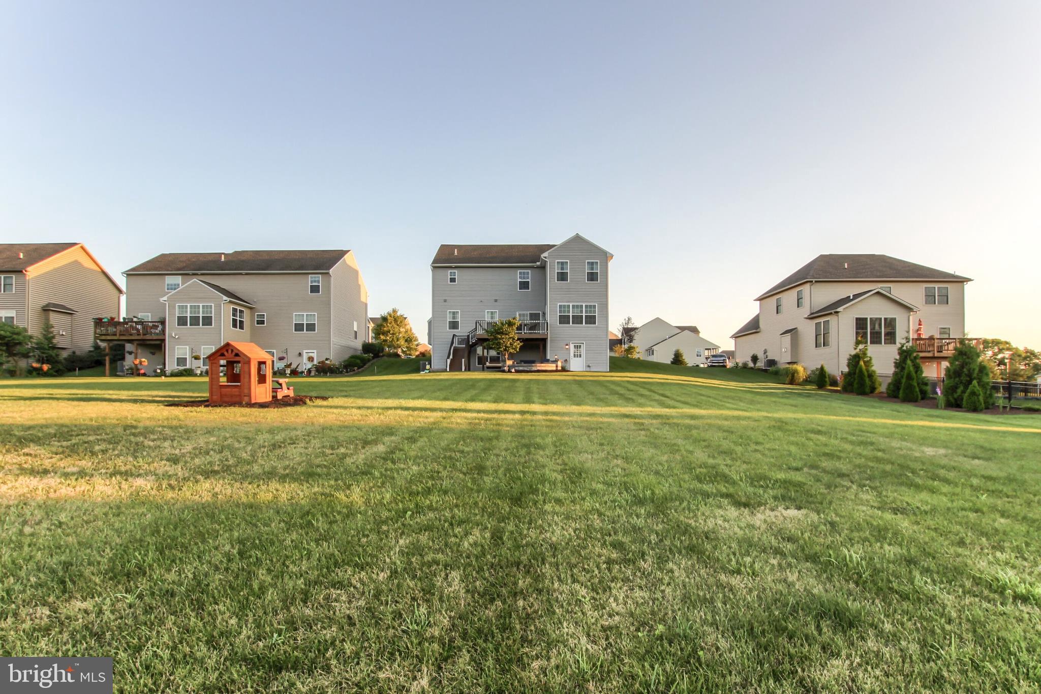 MOUNTAIN VIEW ESTATES - Residential