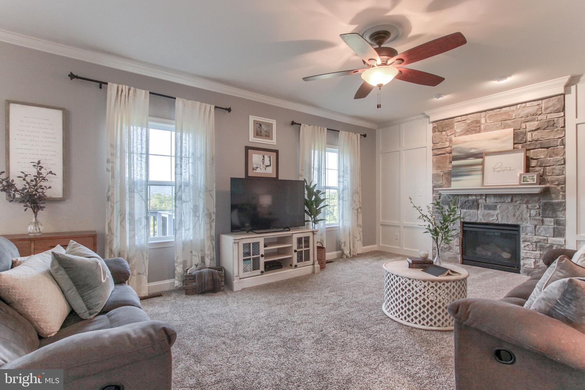 MOUNTAIN VIEW ESTATES - Residential