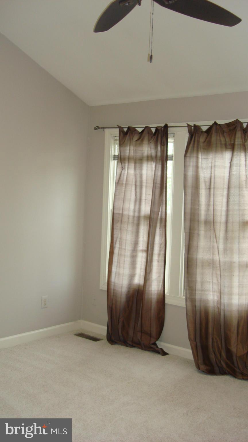 POTOMAC LAKES - Residential Lease