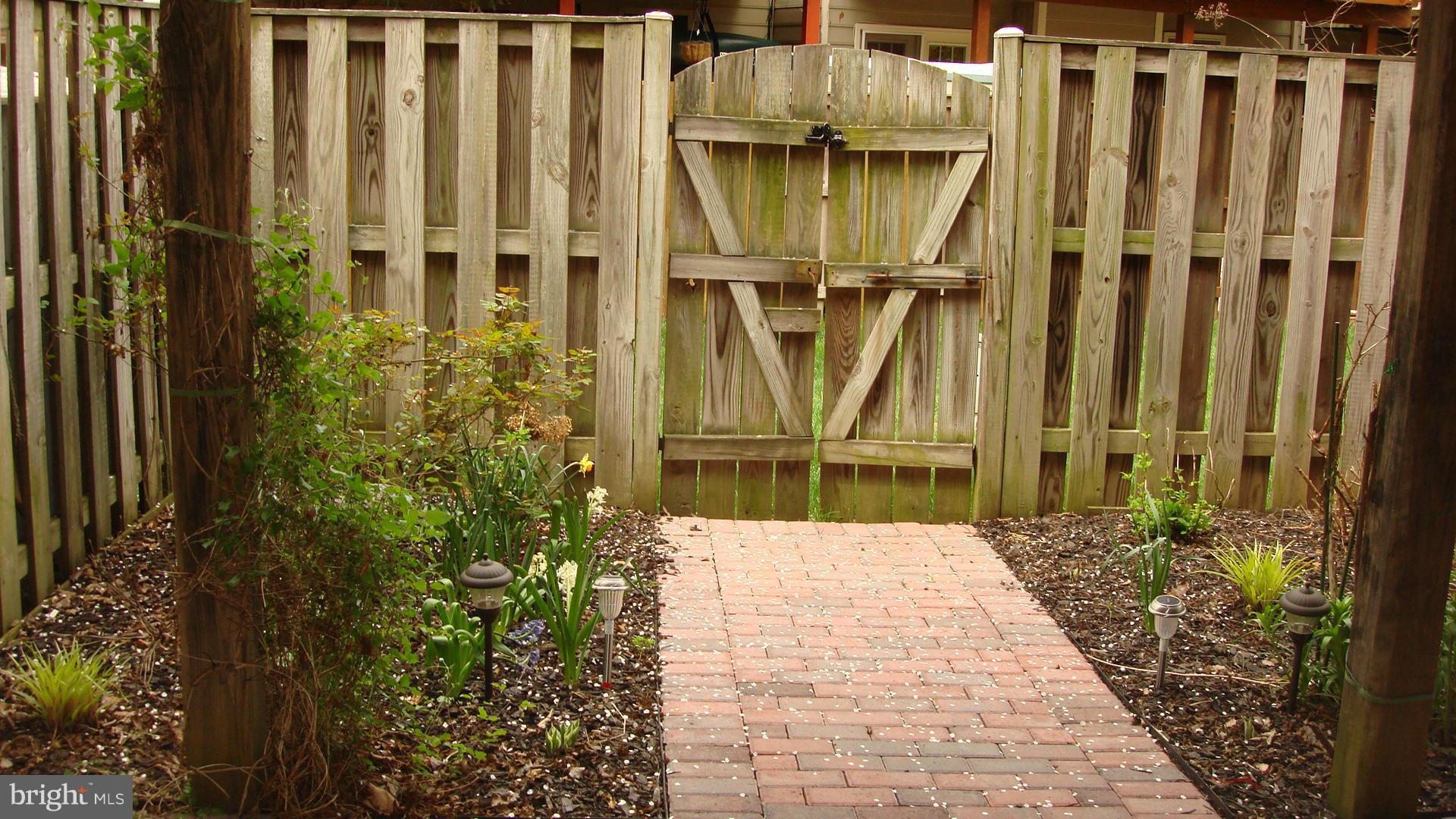 POTOMAC LAKES - Residential Lease