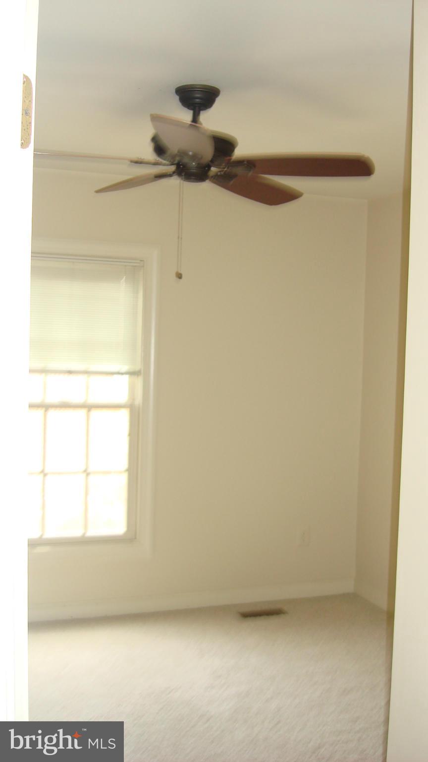 POTOMAC LAKES - Residential Lease