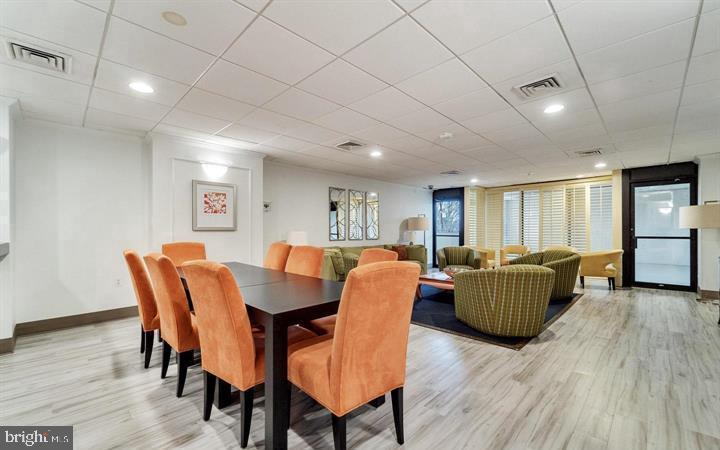 RIVIERA OF CHEVY CHASE - Residential Lease