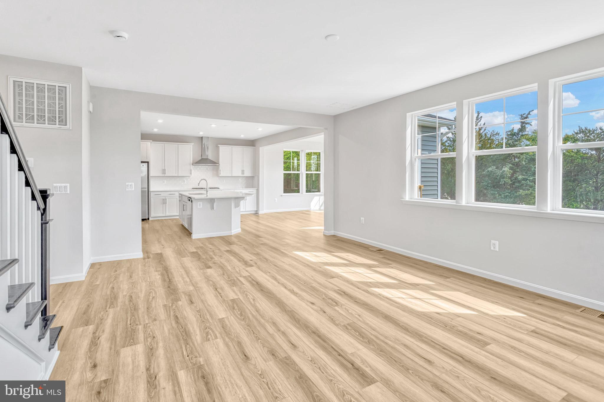 WHITE OAK - Residential